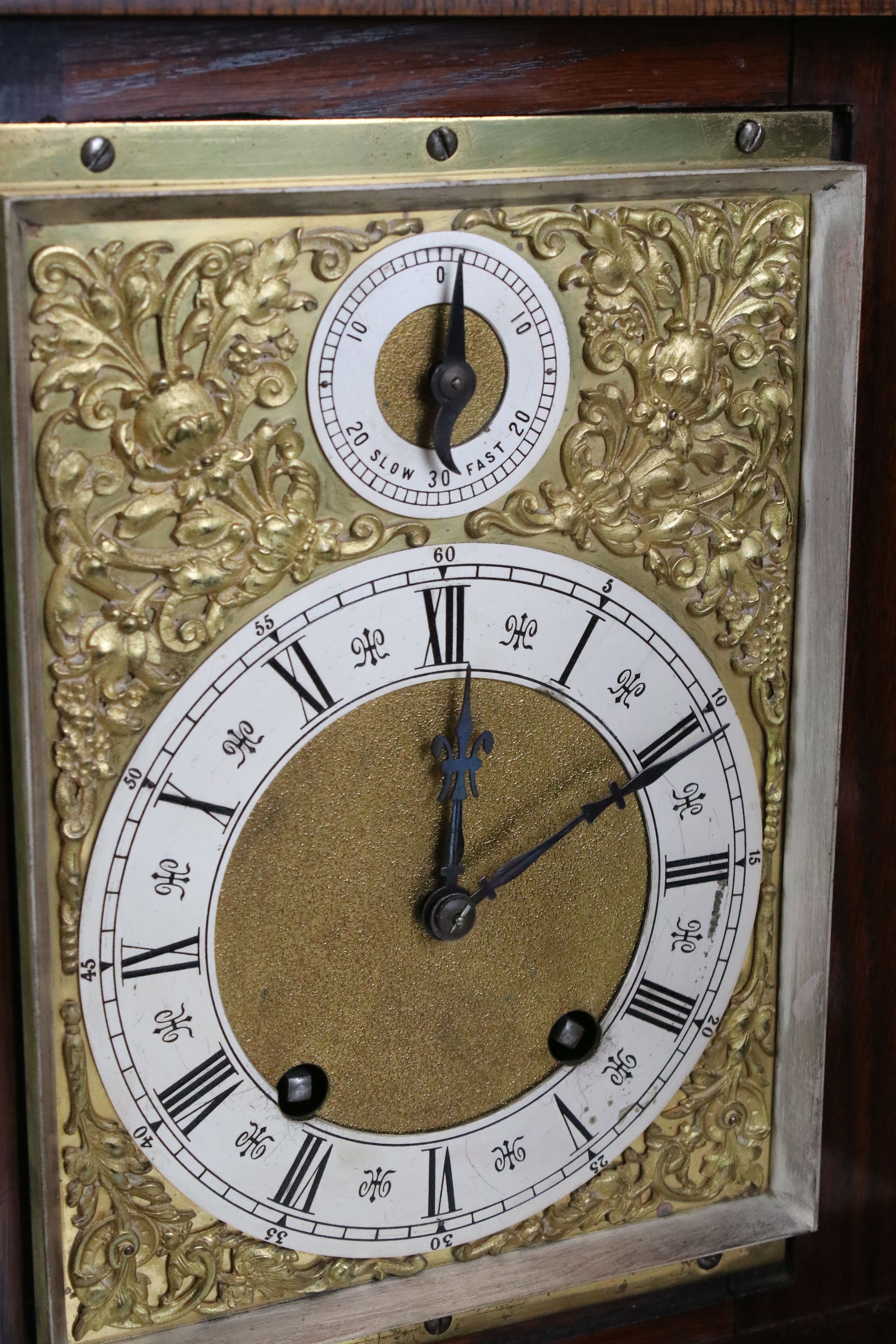 Late 19th / Early 20th Century Lenzkirch carved oak bracket clock, the brass dial with silvered - Bild 4 aus 9
