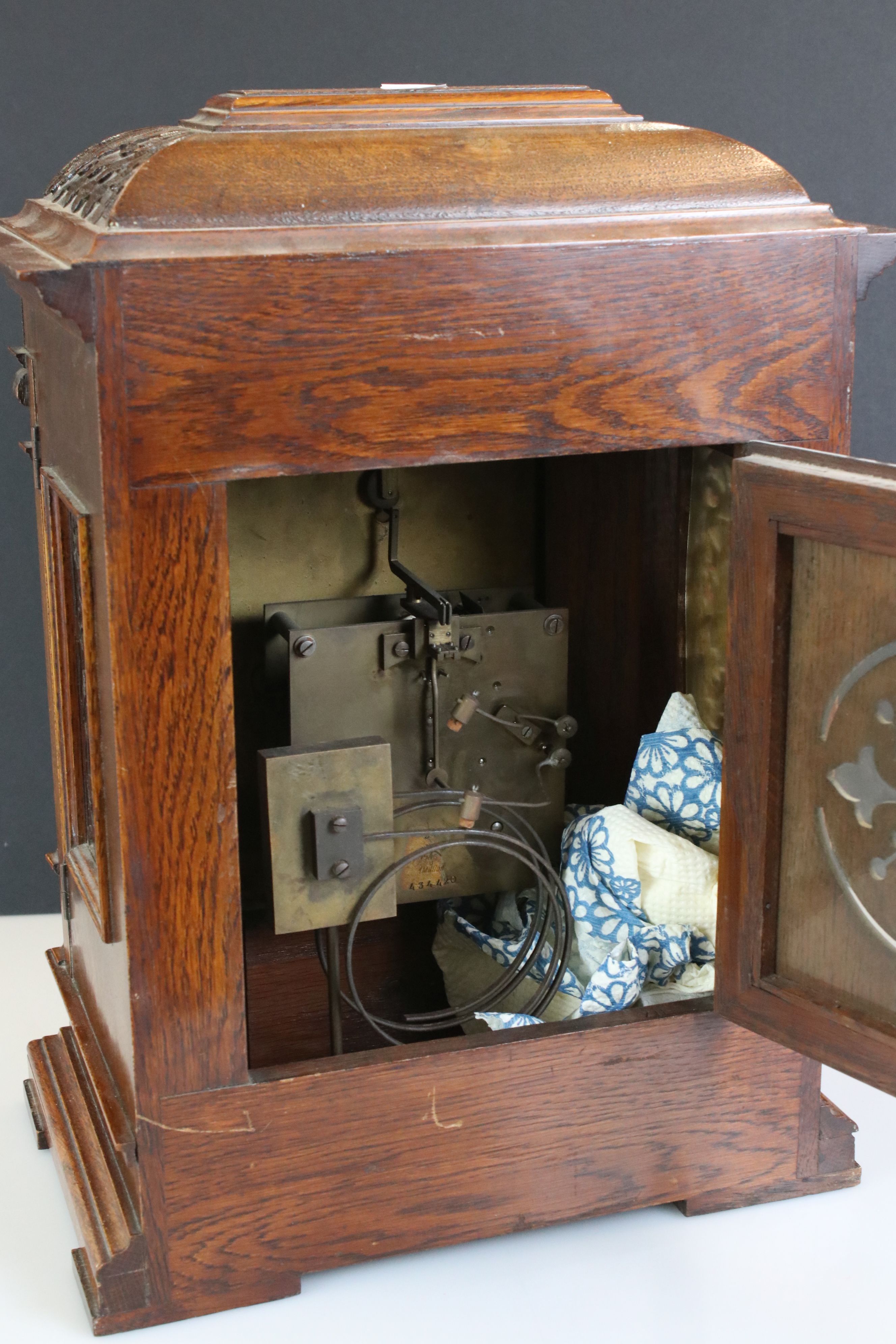 Late 19th / Early 20th Century Lenzkirch carved oak bracket clock, the brass dial with silvered - Bild 5 aus 9