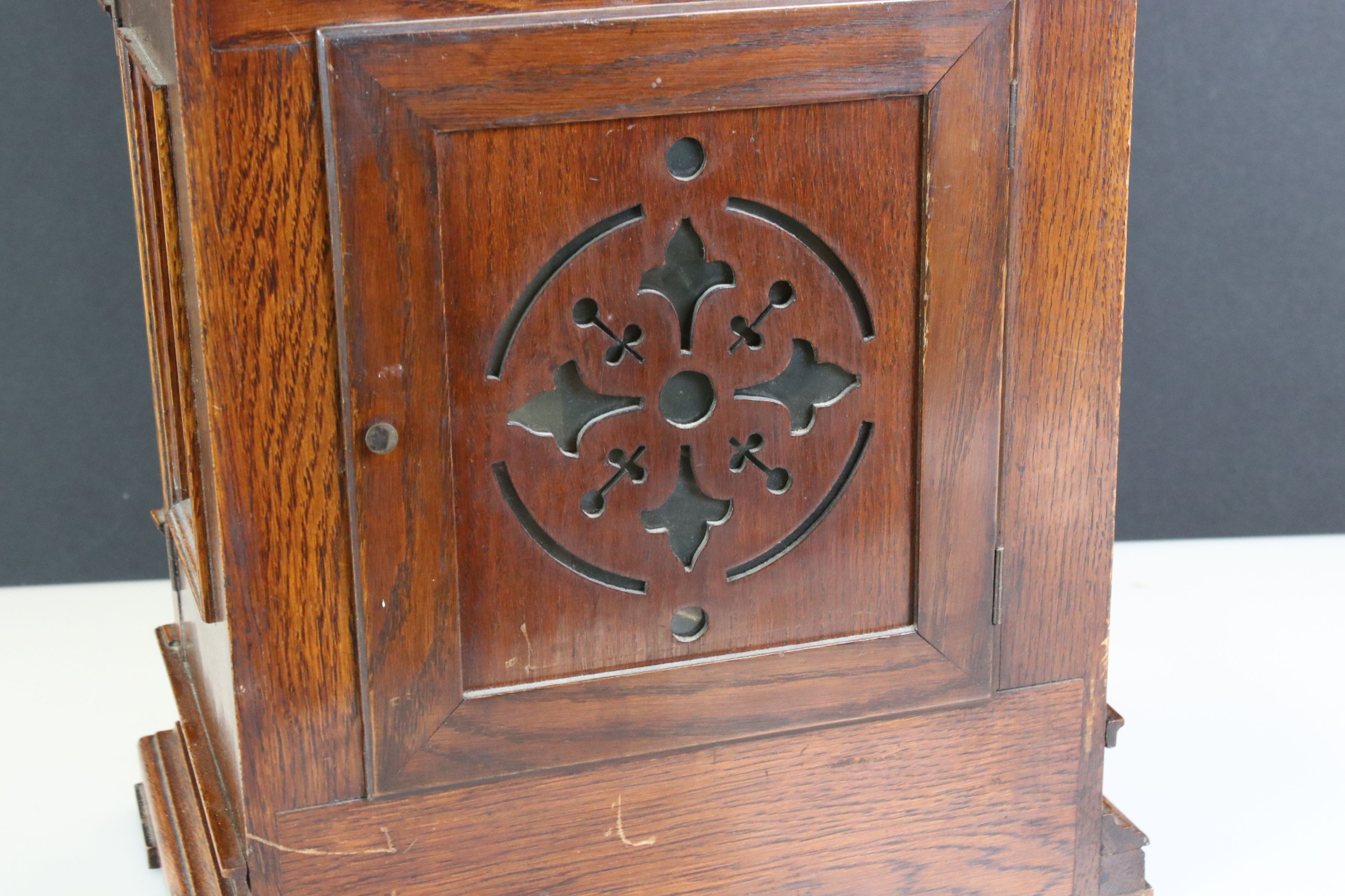 Late 19th / Early 20th Century Lenzkirch carved oak bracket clock, the brass dial with silvered - Bild 7 aus 9