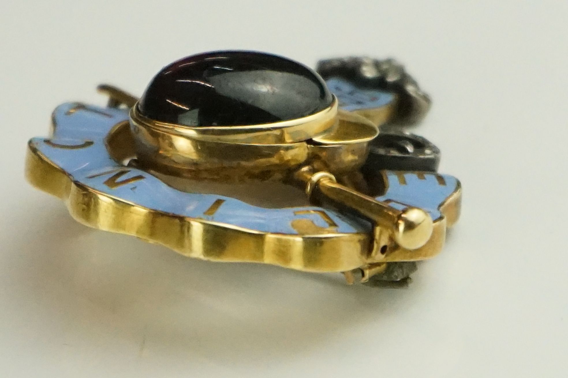 Victorian garnet and diamond enamelled yellow gold brooch to commemoration the Derby win of - Bild 3 aus 6