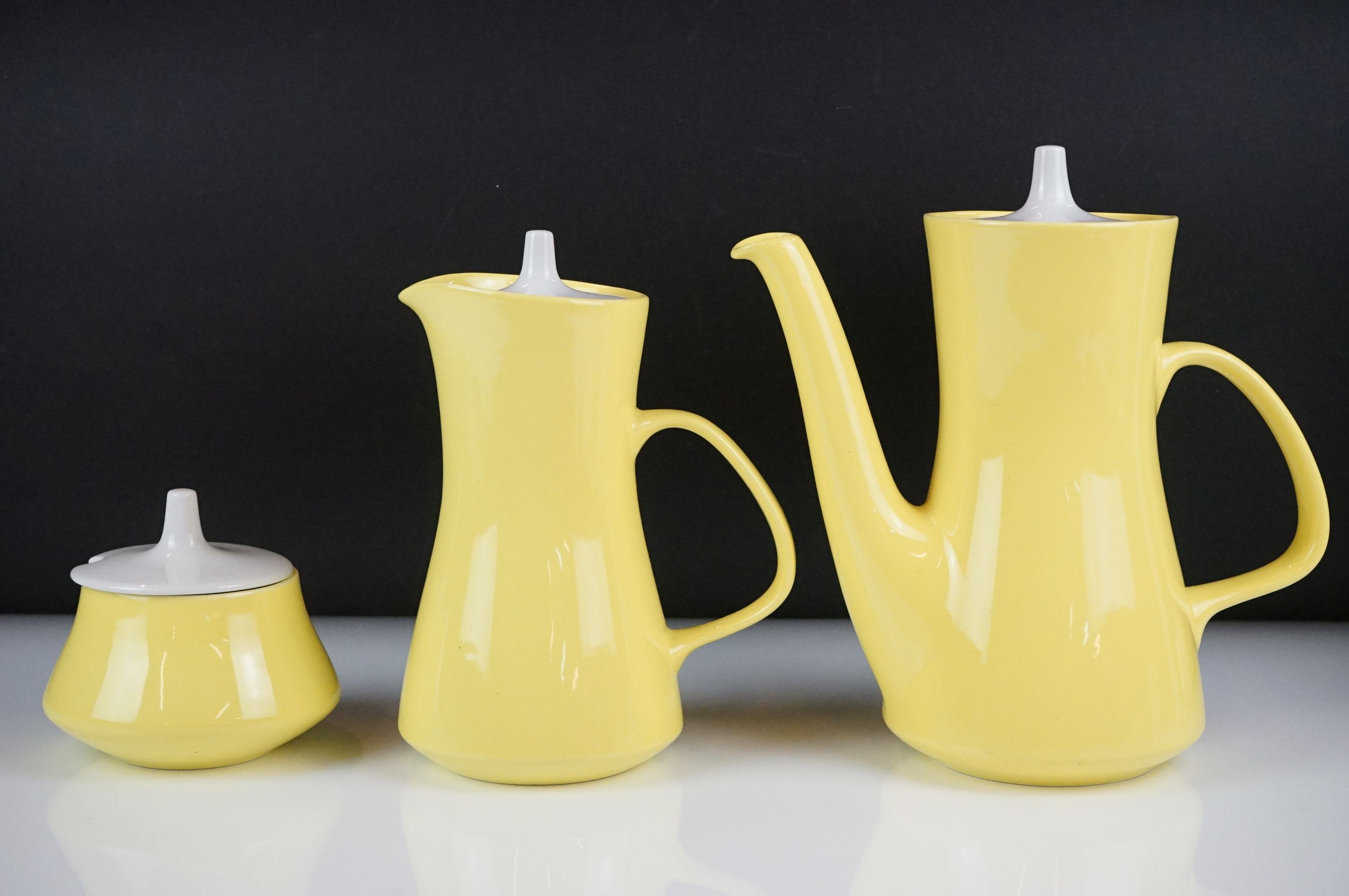 Poole Pottery bright yellow coffee service to include a coffee pot & cover, hot water jug, 6 tall - Image 7 of 7