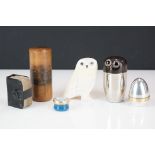 A small group of mixed collectables to include mauchlin ware, stirrup cup in the form of an owl, a