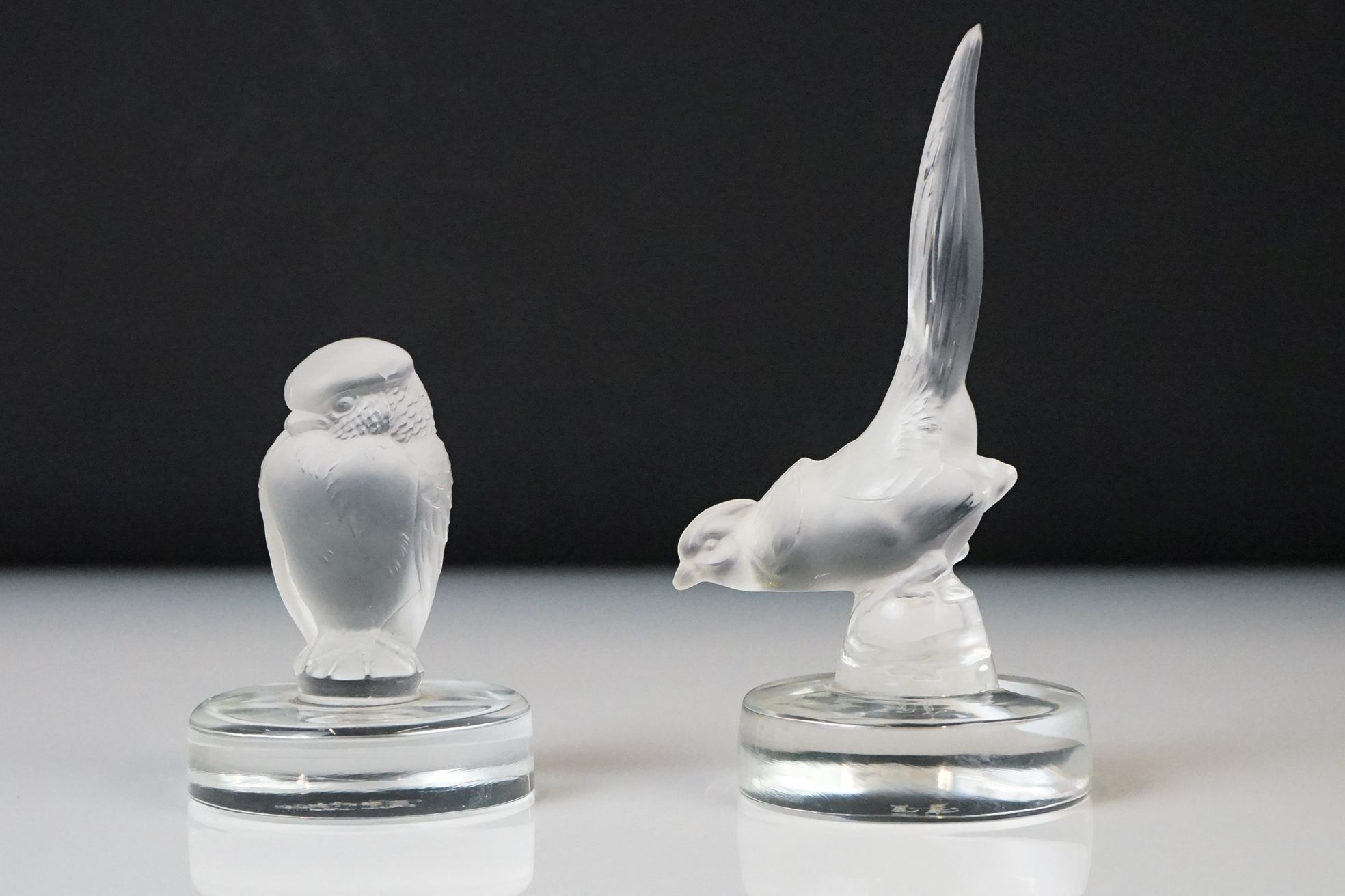 Lalique France - Boxed Set of six birds and fish glass menu holders, circa 1950s, to include a koi - Image 4 of 8