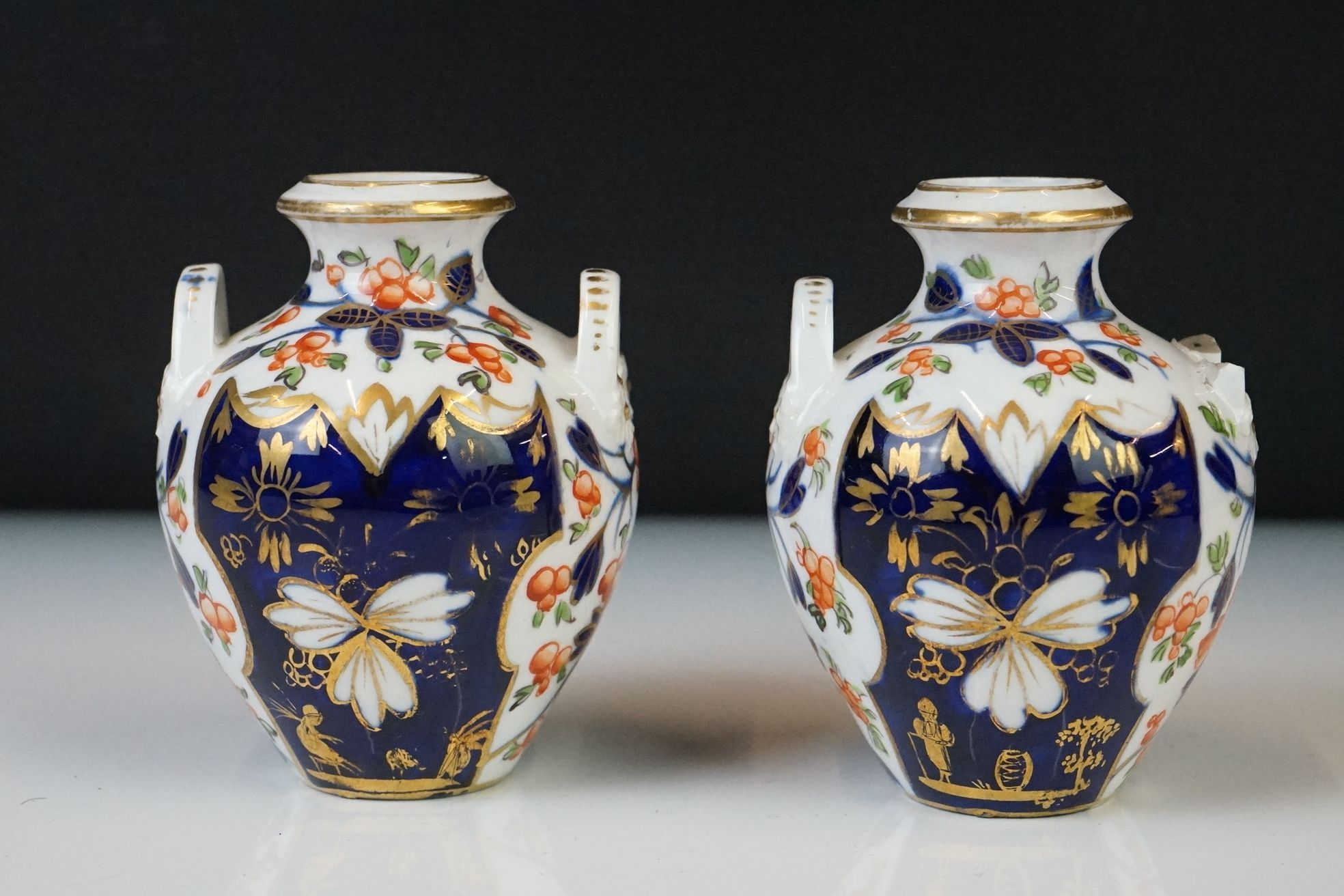 Group of Early 19th Century Crown Derby Imari pattern ceramics, to include two saucers, a pair of - Image 10 of 13