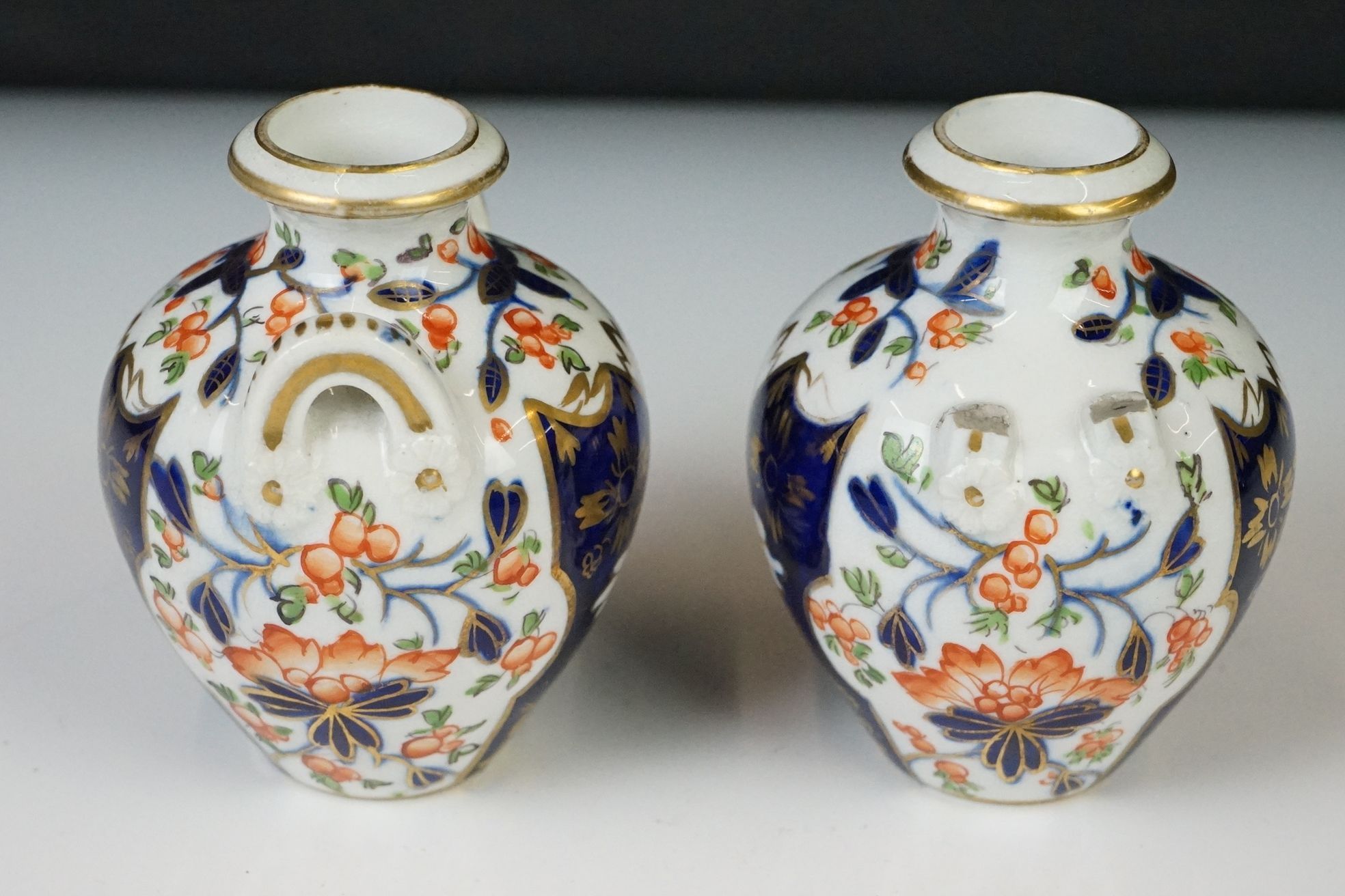 Group of Early 19th Century Crown Derby Imari pattern ceramics, to include two saucers, a pair of - Image 11 of 13
