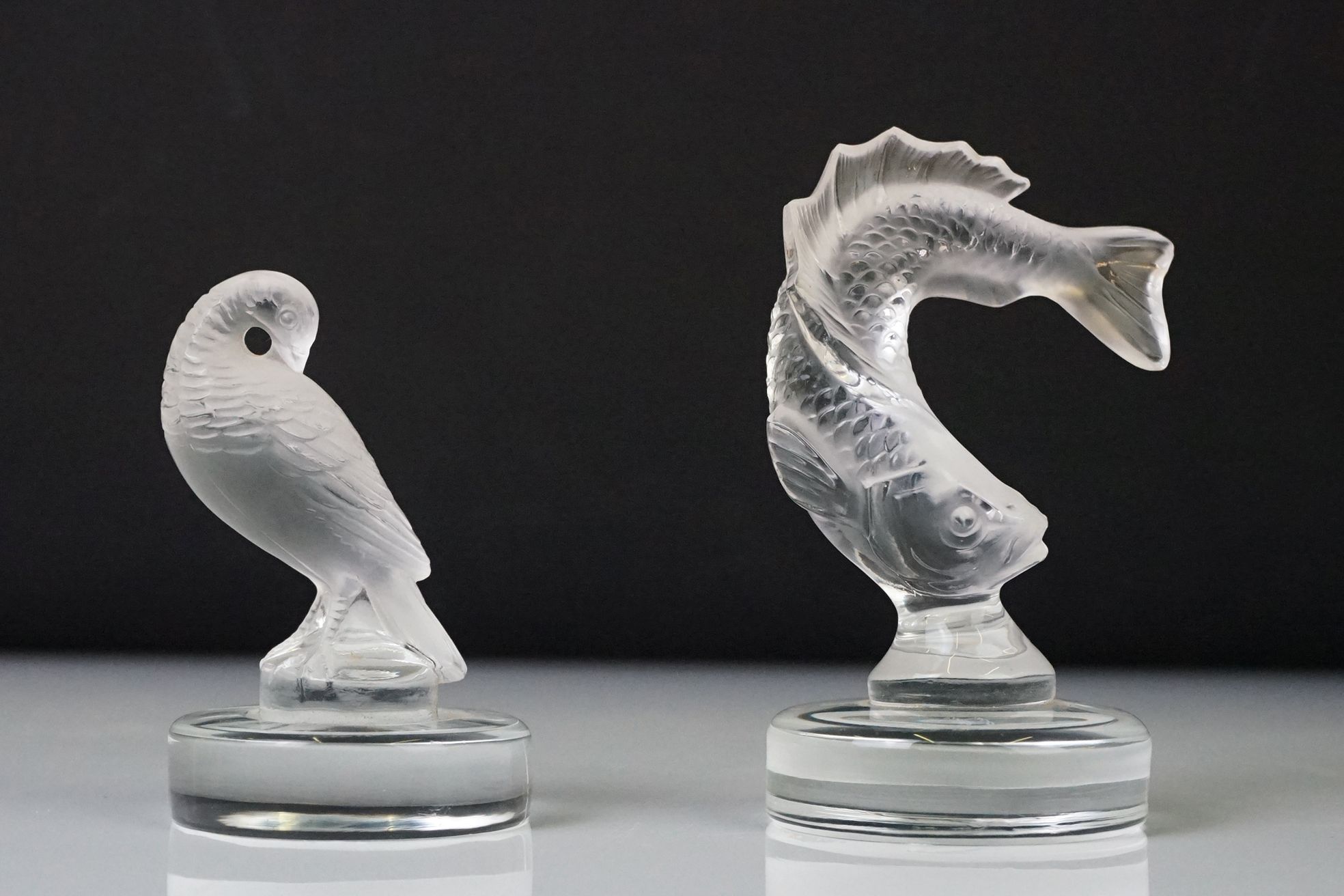 Lalique France - Boxed Set of six birds and fish glass menu holders, circa 1950s, to include a koi - Image 5 of 8
