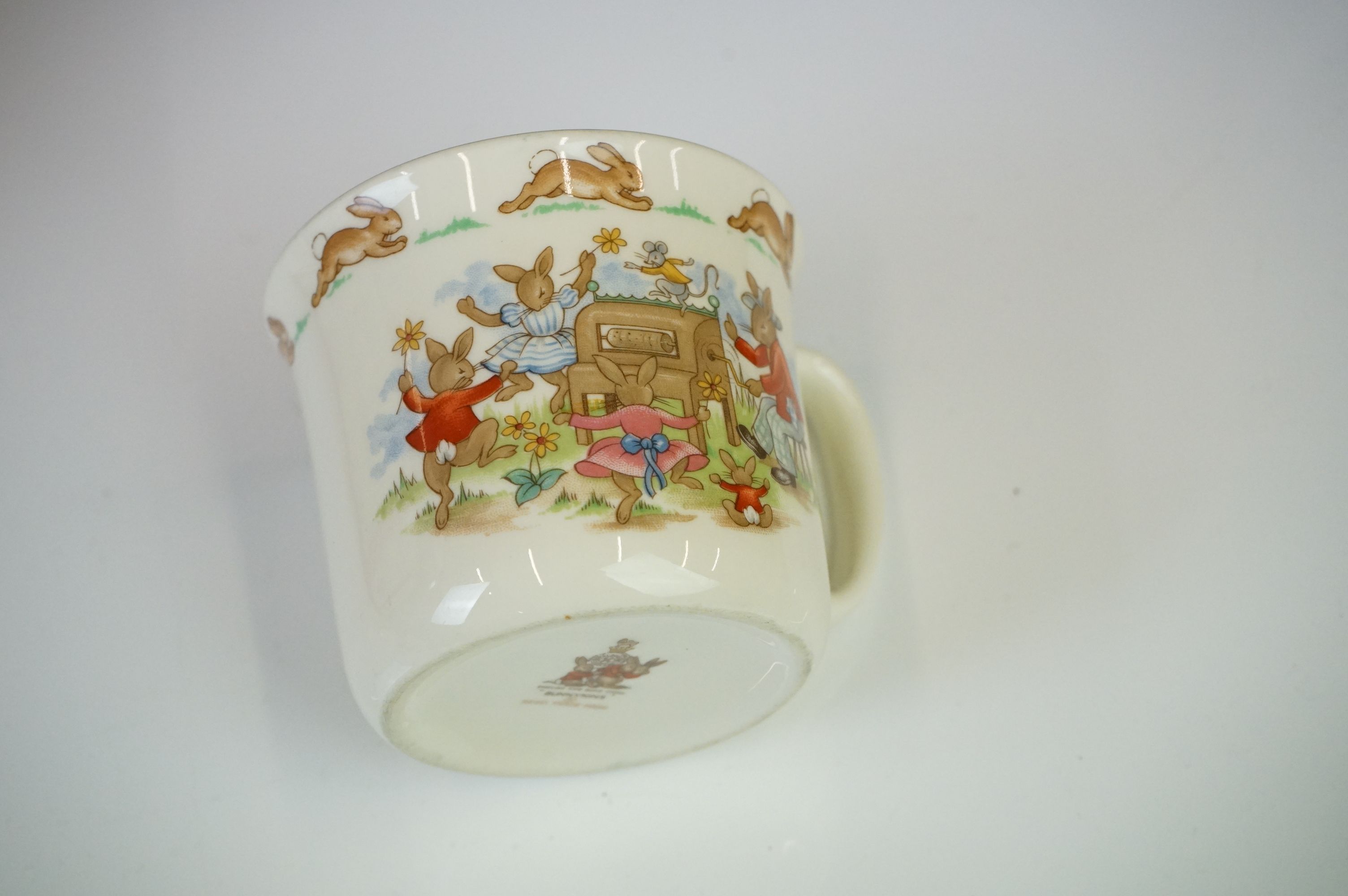 Royal Doulton Bunnykins - 6 pieces to include a mug, tea plate, cereal bowl and 3 boxed figures ( - Image 4 of 10