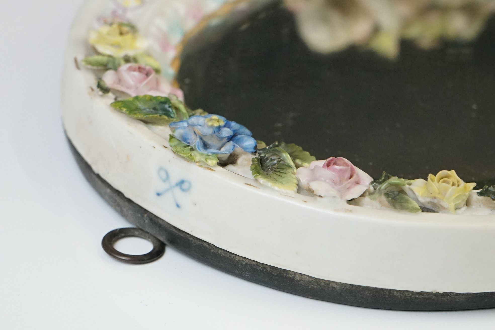 Dresden porcelain dressing table mirror of oval form, with bevel glass surmounted by two cherubs - Image 6 of 7