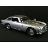 1/8 Scale James Bond Aston Martin DB5 kit built diecast model, produced by Eaglemoss for home