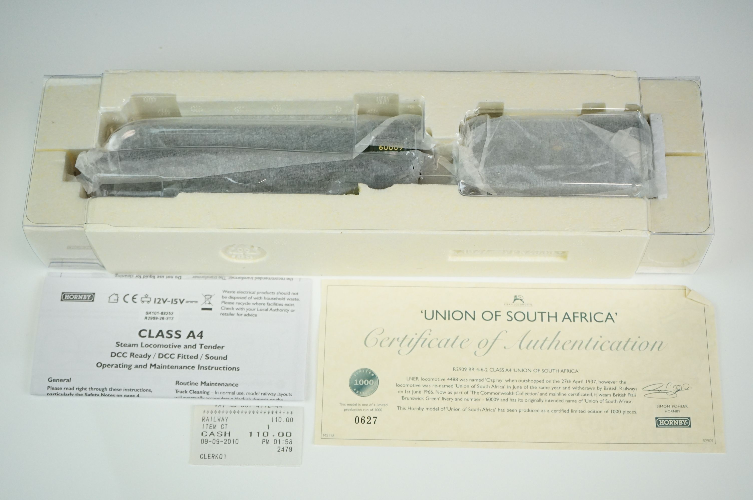 Boxed ltd edn Hornby OO gauge R2909 Commonwealth Collection BR 4-6-2 Class A4 Locomotive Union of - Image 2 of 4