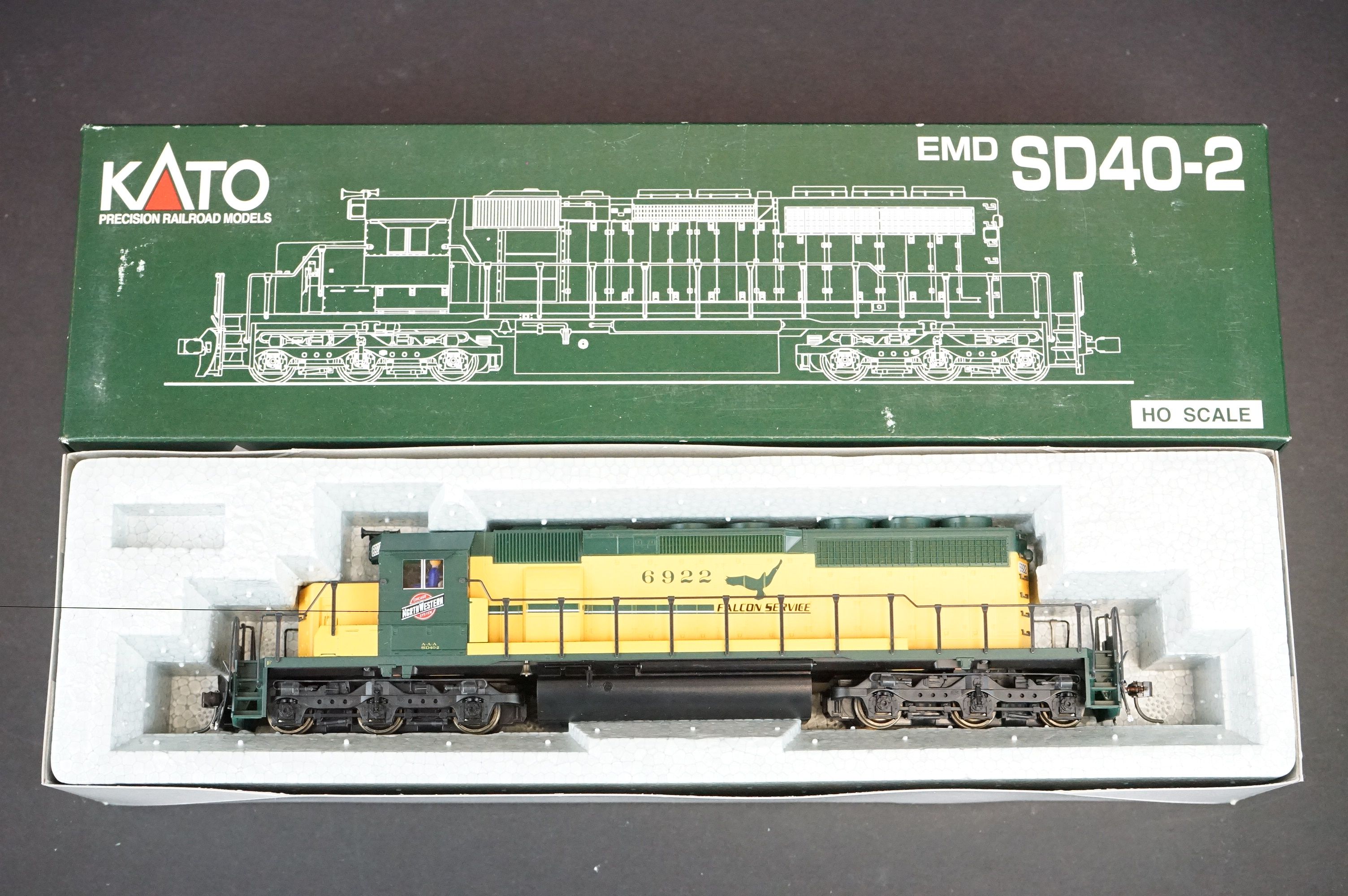 Two boxed Kato HO gauge Chicago & North Western locomotives to include 37-2704 #6922 and 37-6522 # - Image 2 of 4
