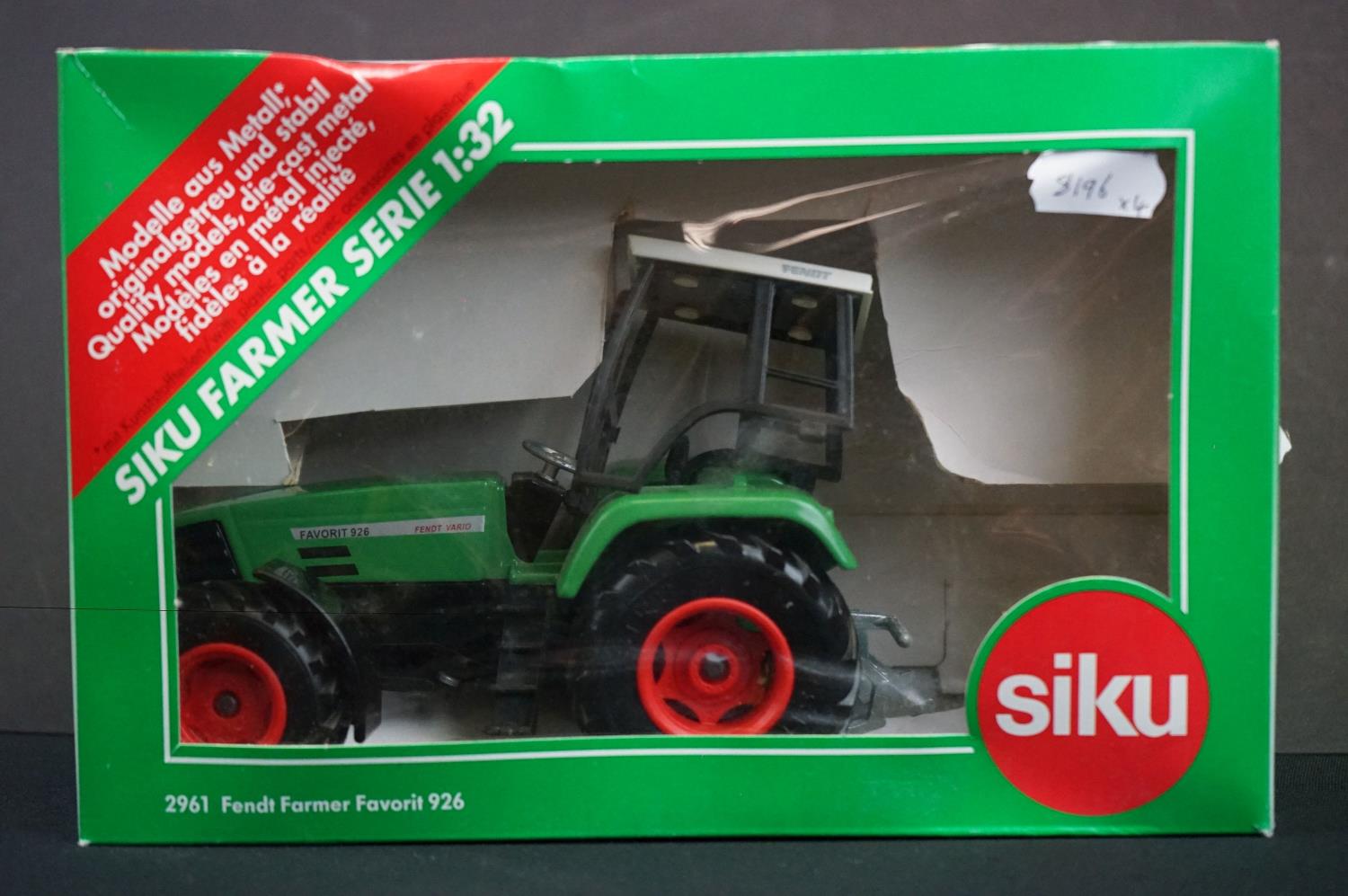 Four Boxed diecast 1/32 scale model tractors to include 2 x Britains (Fendt 615 LSA Tractor and - Image 3 of 6