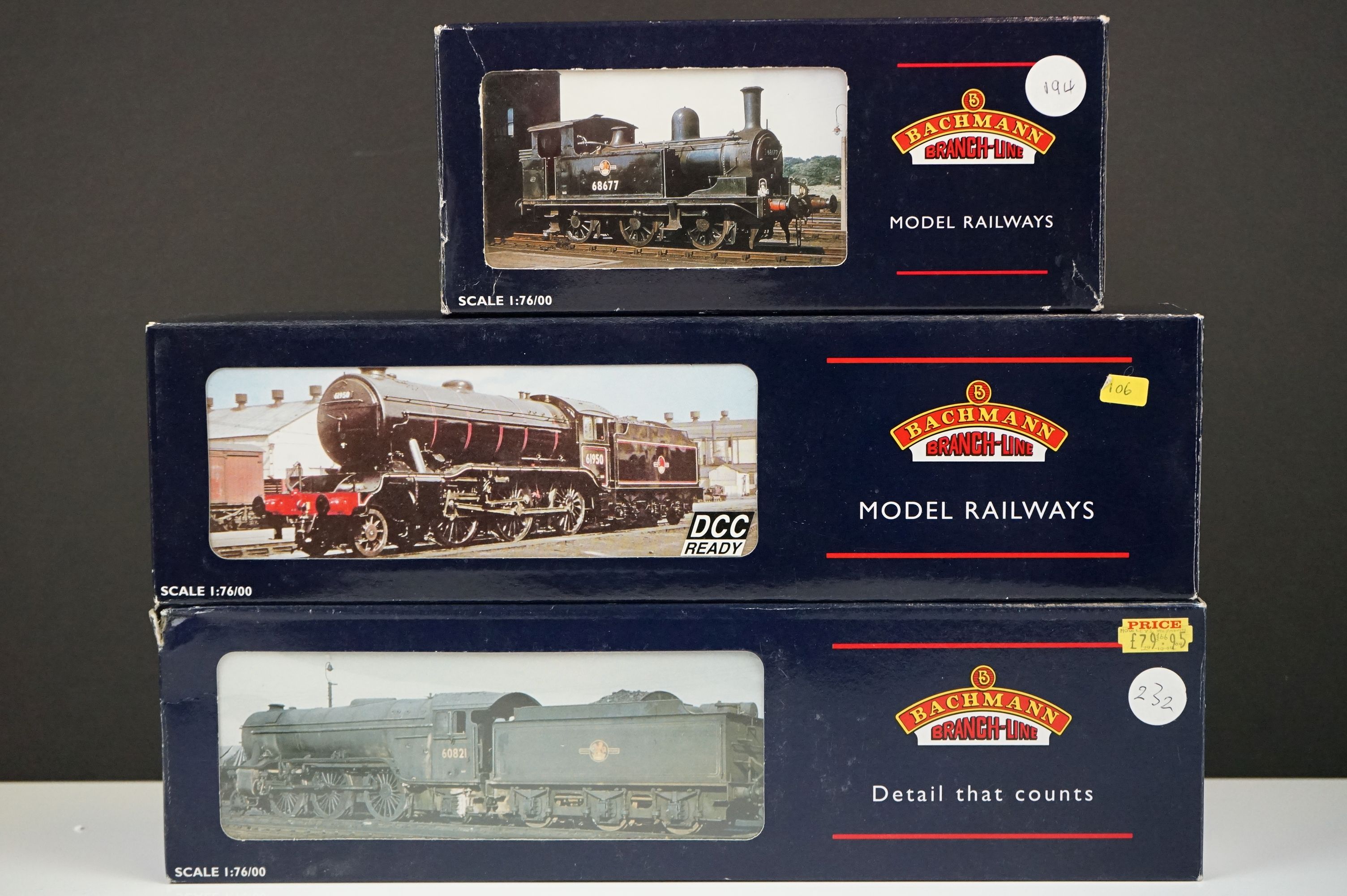 Three boxed Bachmann OO gauge locomotives to include 31550 V2 60800 Green Arrow BR green l/crest,