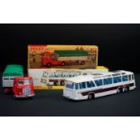 Two boxed Dinky diecast models to include 914 AEC Articulated Lorry and 952 Vega Major Luxury Coach,