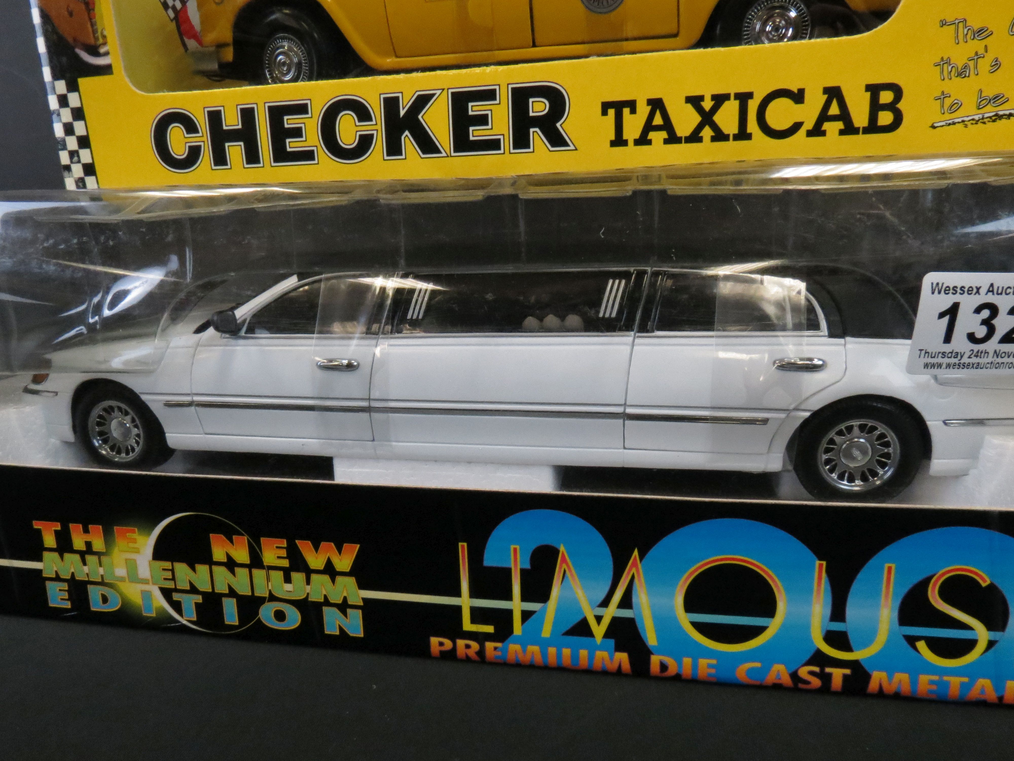 Two boxed Sun Star 1/18 diecast models to include 2501 Checker Taxicab and The New Millennium - Image 3 of 5