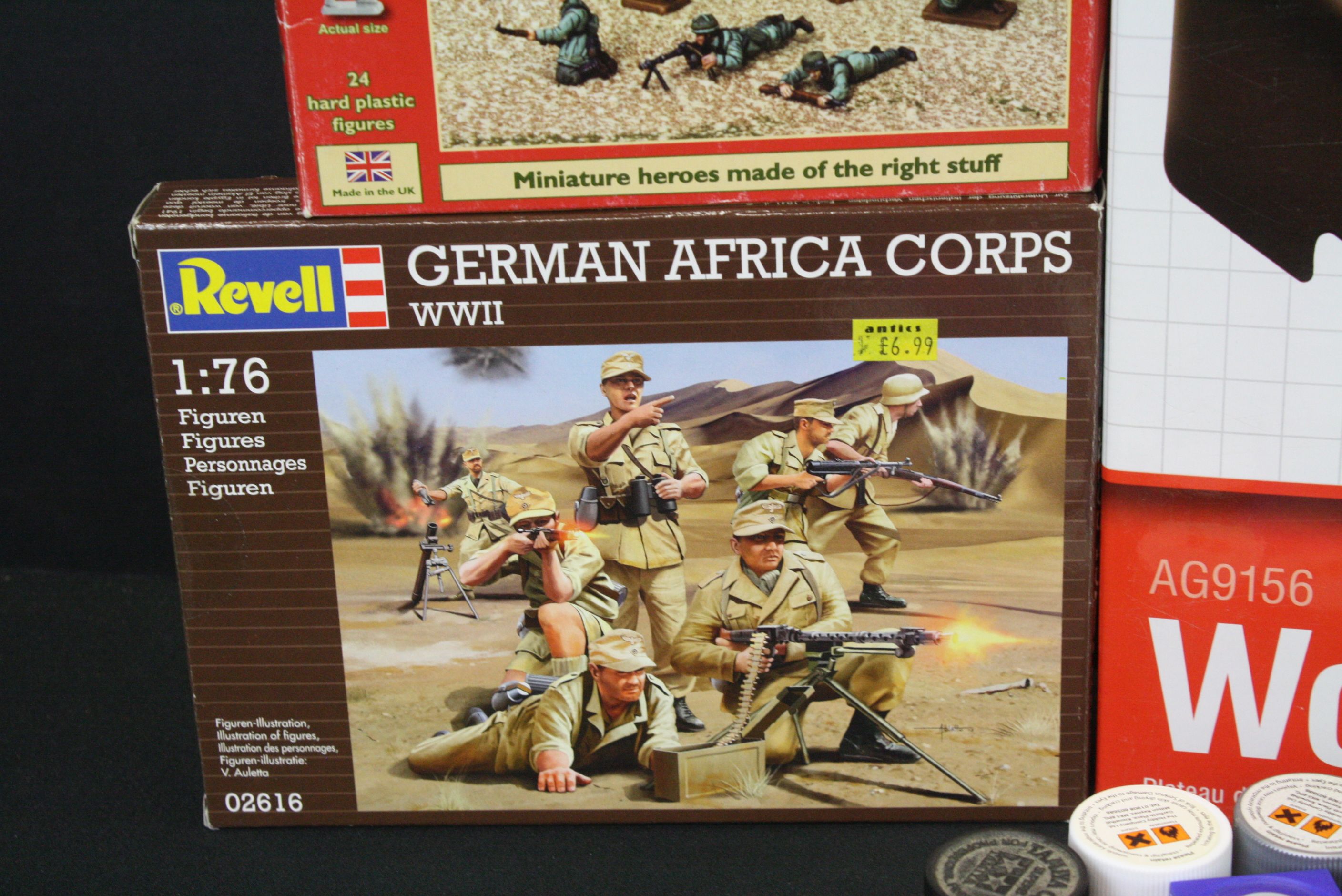 Eight boxed plastic model figure kits to include 5 x Revell 1/72 sets (02521 German Paratroopers, - Image 5 of 16