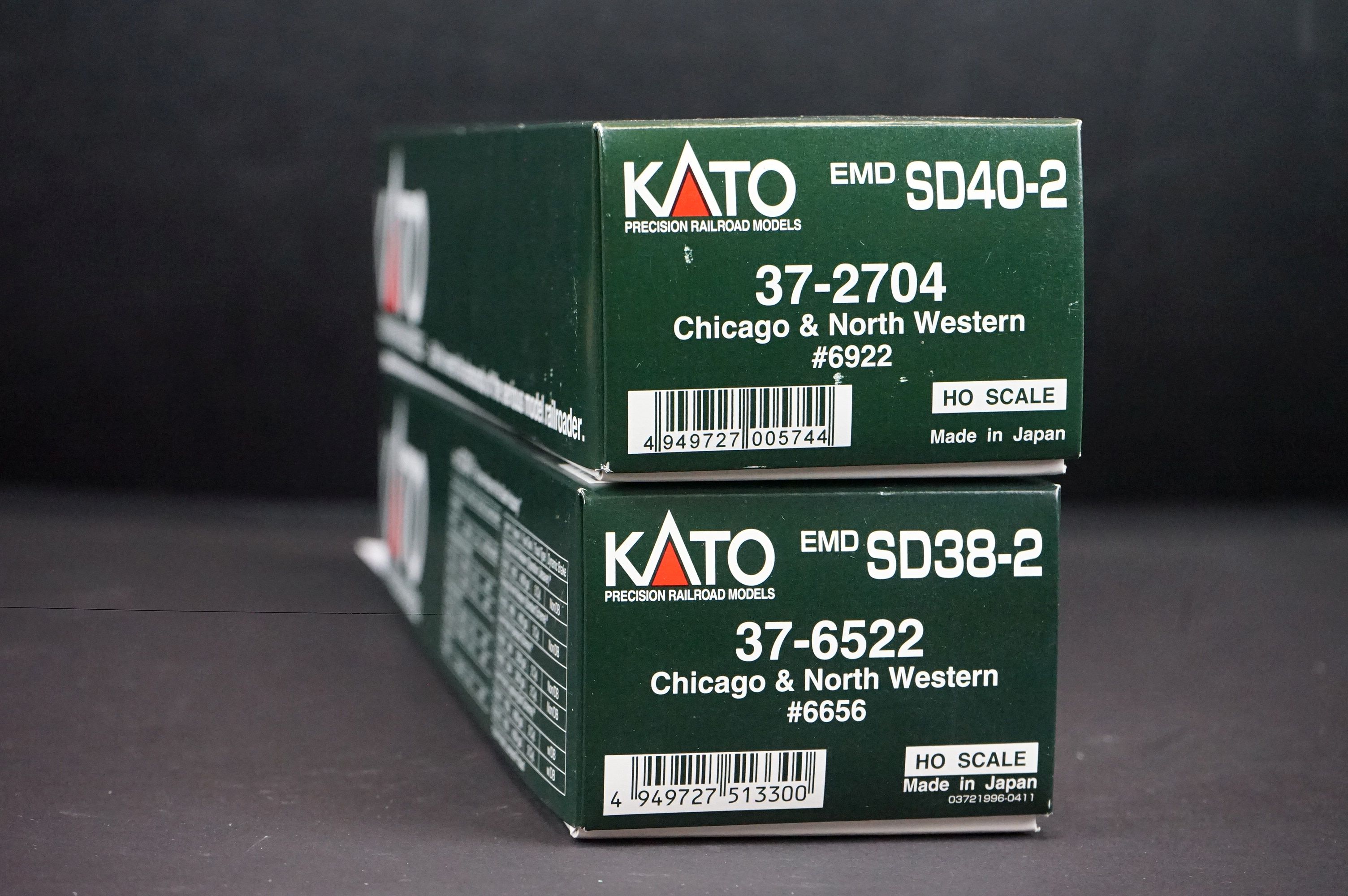Two boxed Kato HO gauge Chicago & North Western locomotives to include 37-2704 #6922 and 37-6522 # - Image 4 of 4