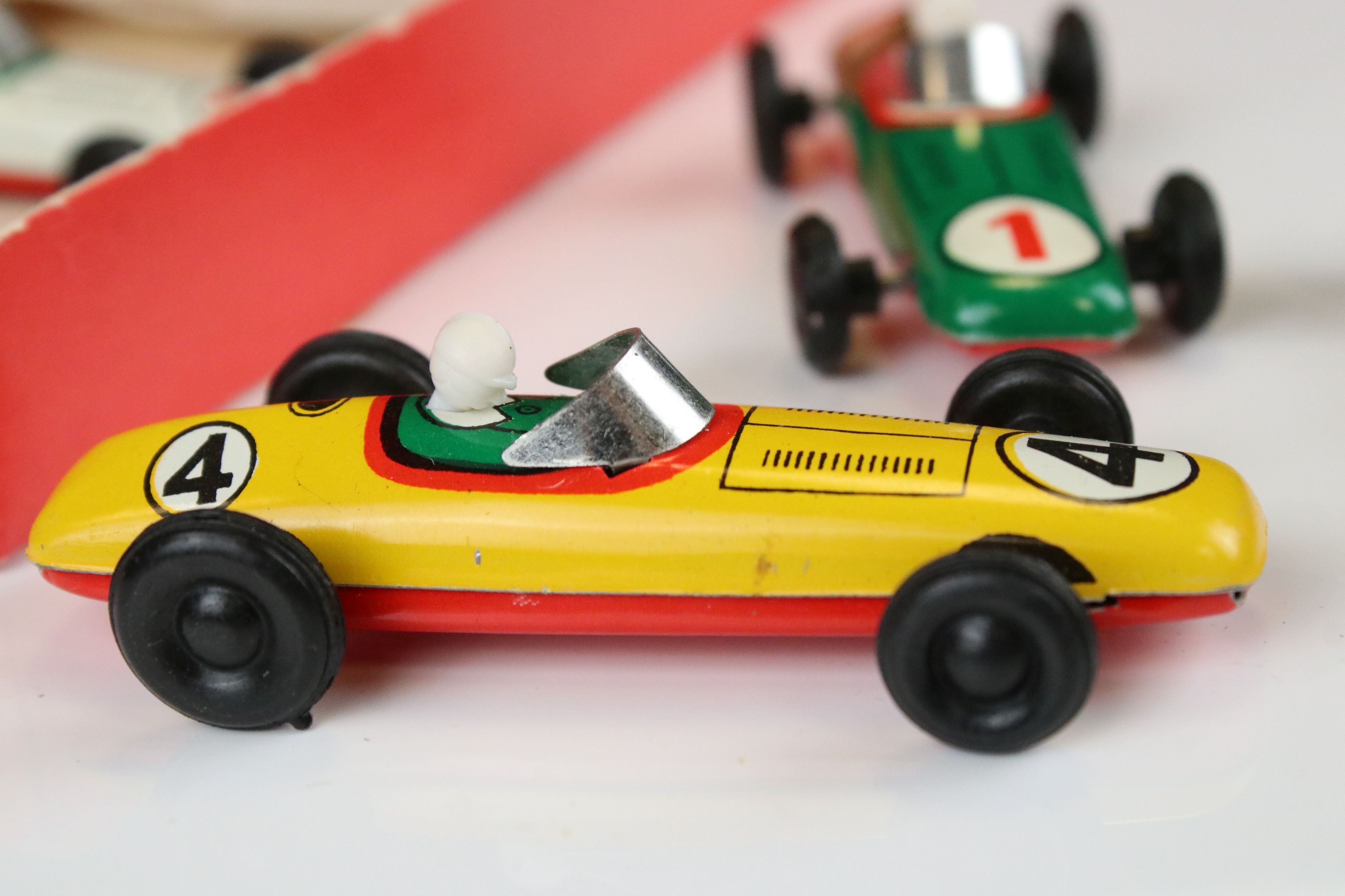 Boxed GDR made tin plate 5012 Grand Prix set of 4 x racing cars, features yellow, red, white & green - Image 5 of 11