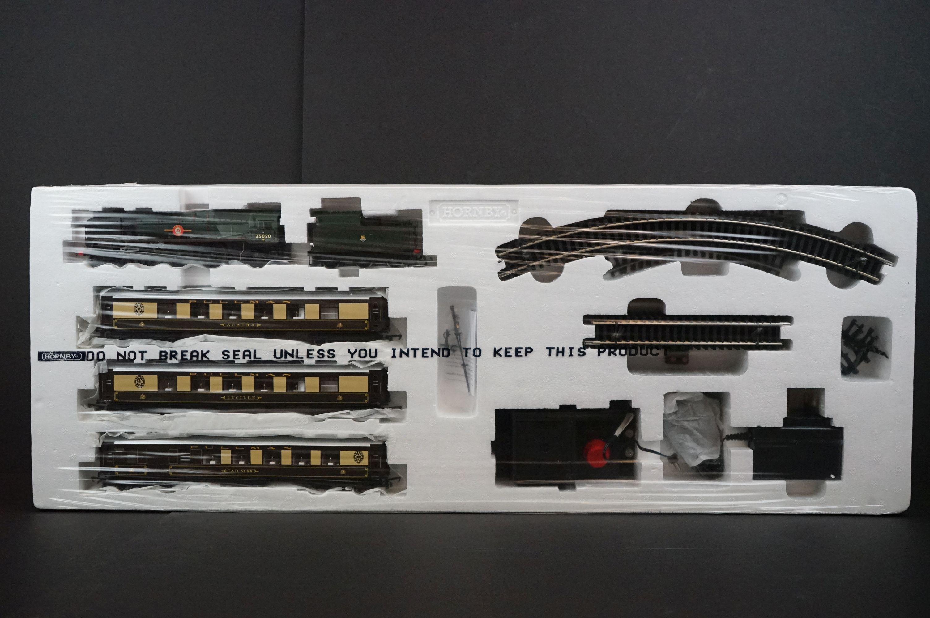 Boxed Hornby Marks & Spencer R1062 Venice Simplon Orient Express British Pullman Train set complete, - Image 2 of 6