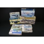 Eight boxed plastic model kits to include 3 x 1/72 Italeri kits (1378 B-52G Stratofortress, 1255 C-