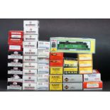 39 Boxed HO gauge items of rolling stock to include 10 x Bachmann, 6 x Walthers, 2 x AHM, 3 X