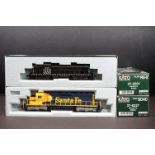 Two boxed Kato HO gauge Santa Fe locomotives to include 37-6327 #5003 and 37-2501 #2099