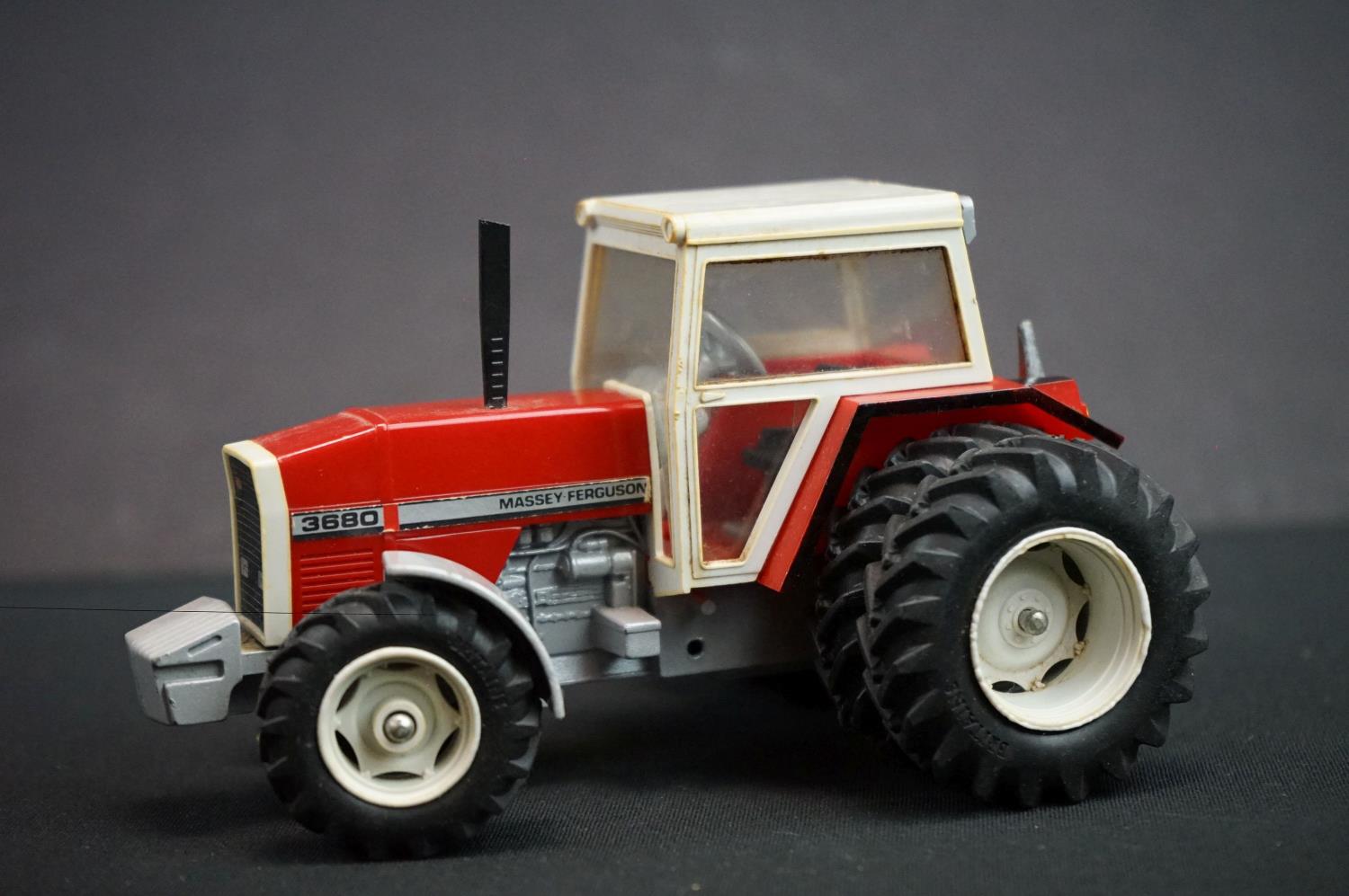 Four Boxed diecast 1/32 scale model tractors to include 2 x Britains (Fendt 615 LSA Tractor and - Image 5 of 6