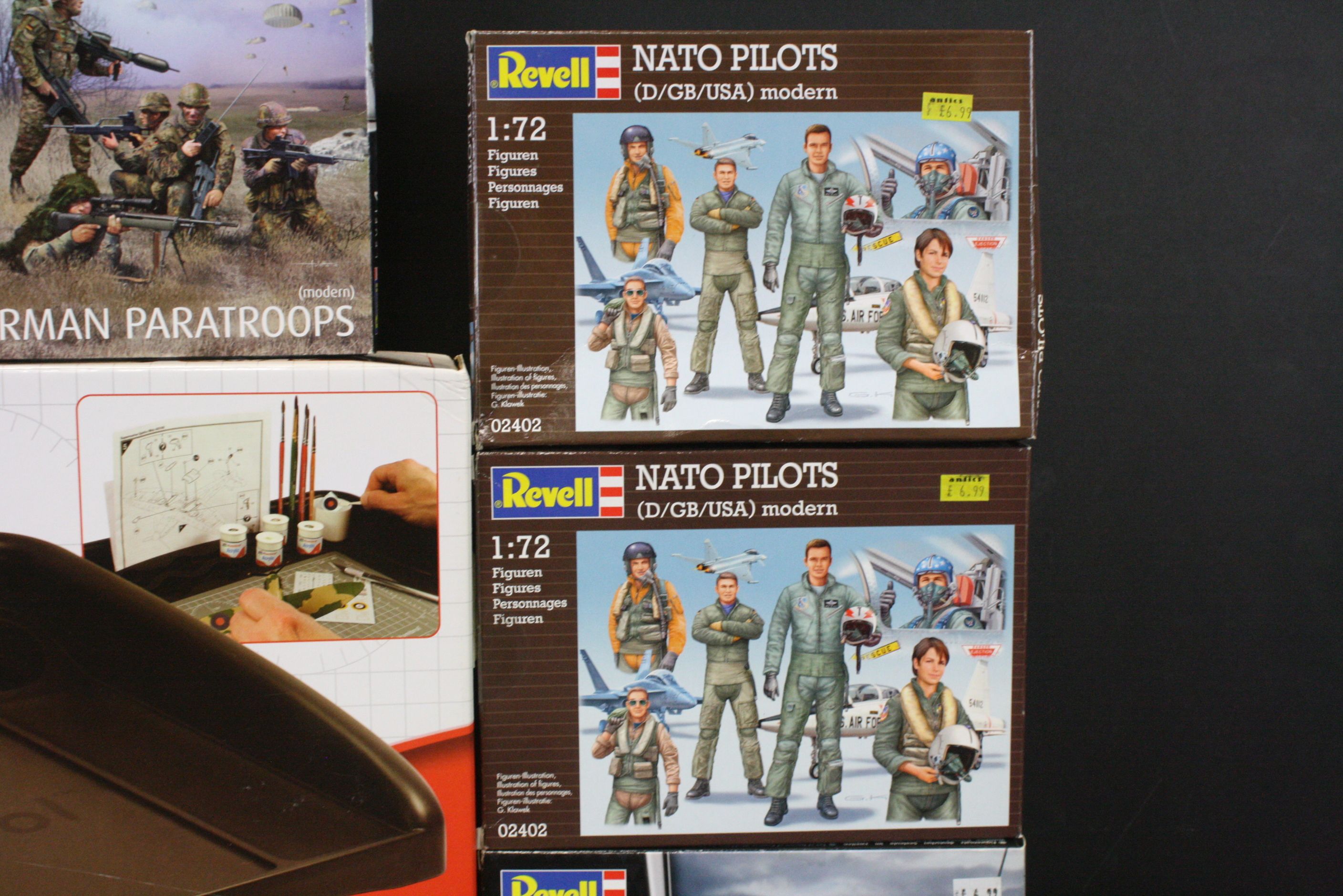 Eight boxed plastic model figure kits to include 5 x Revell 1/72 sets (02521 German Paratroopers, - Image 6 of 16