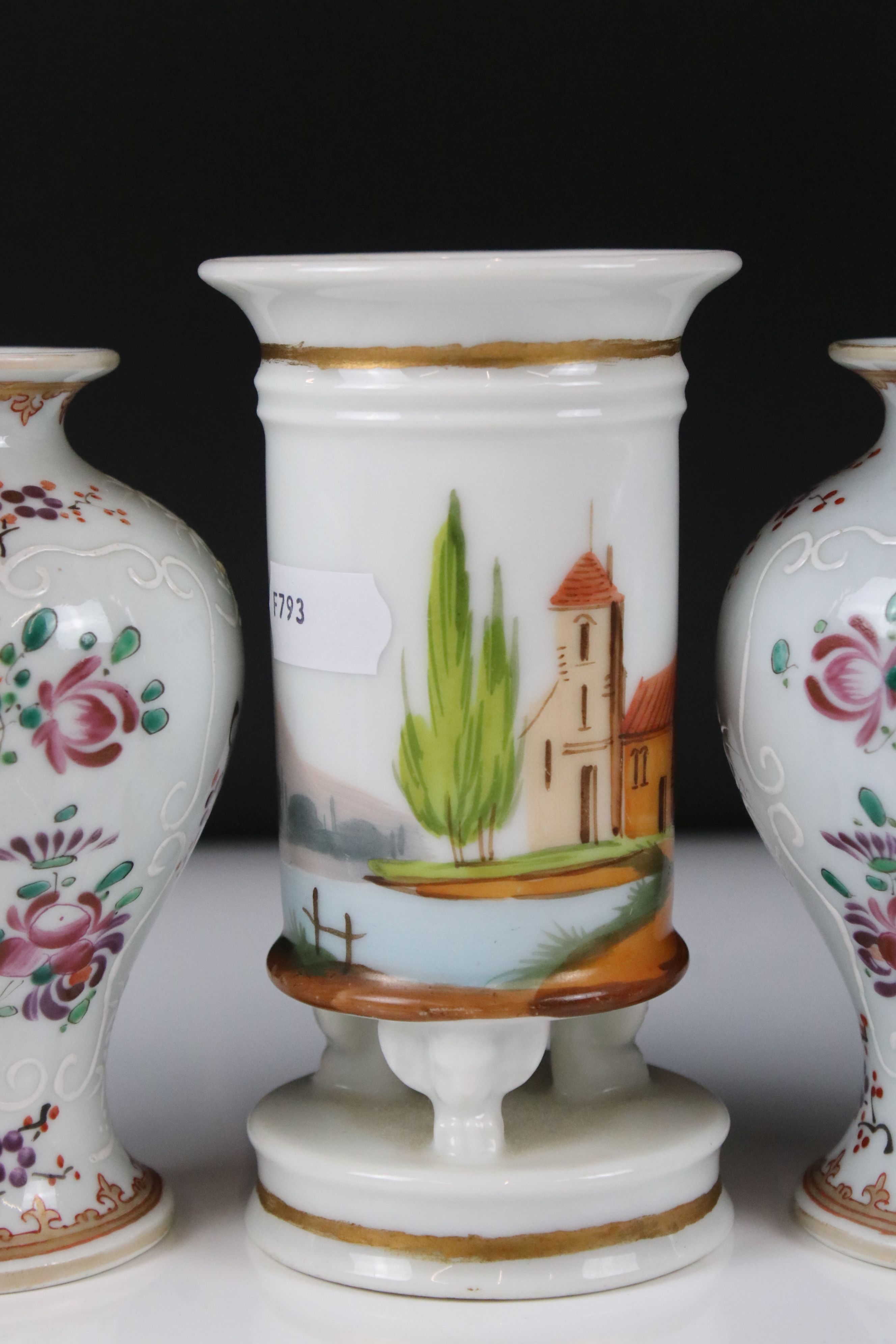 Pair of 19th century Samson type Porcelain Armorial Baluster Vases decorated in the Chinese manner - Image 6 of 12