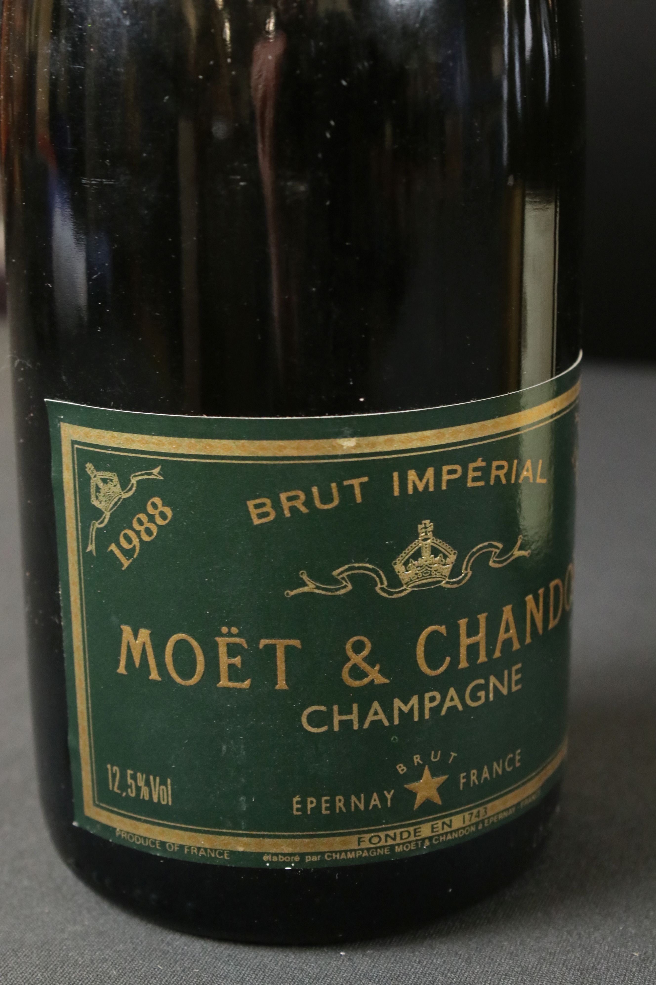 A collection of four bottles of Champagne to include A. Carpenter, Antoine De Clevecy, Moet & - Image 2 of 10