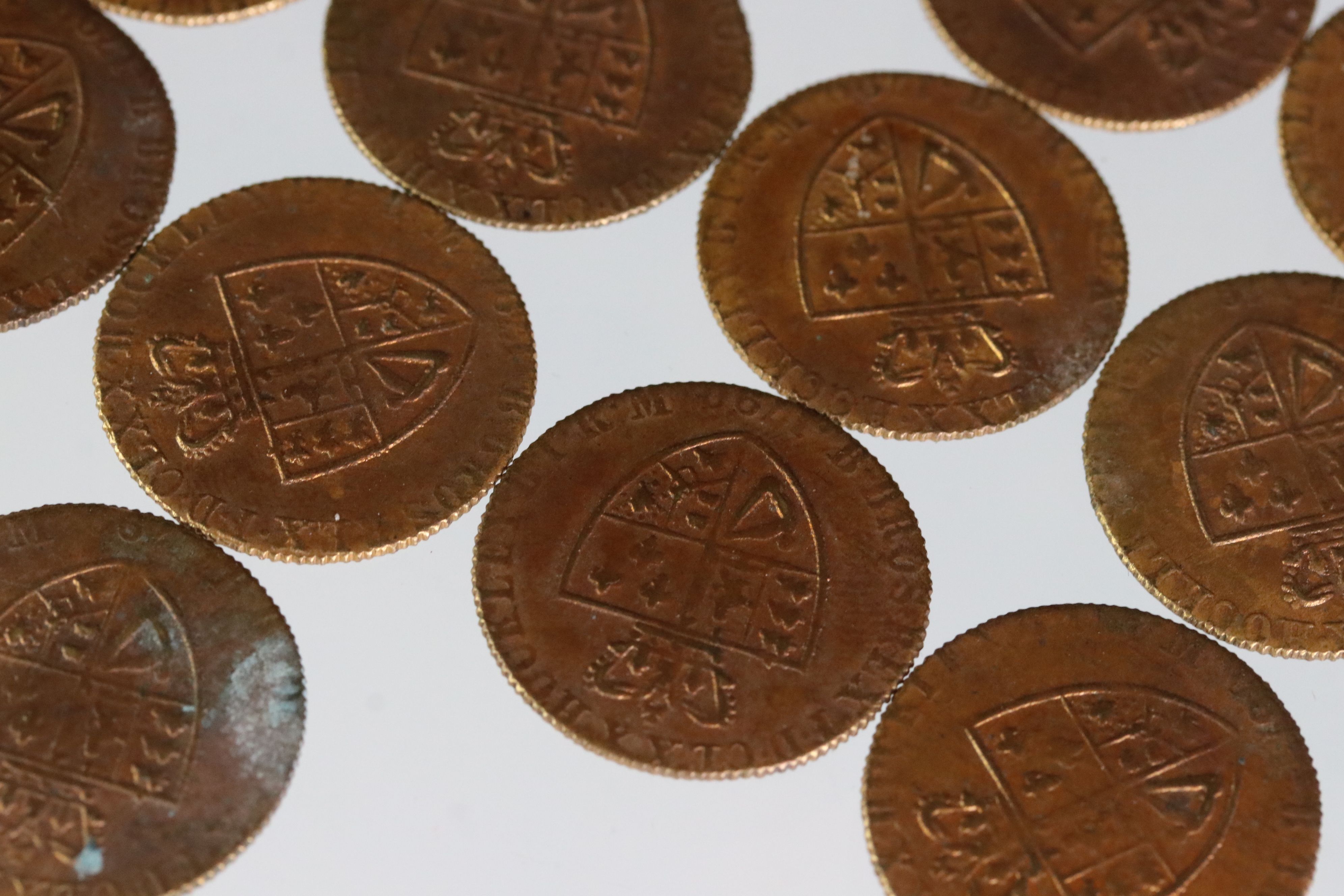 A collection of approx fifteen King George III spade guinea style gaming tokens. - Image 10 of 10