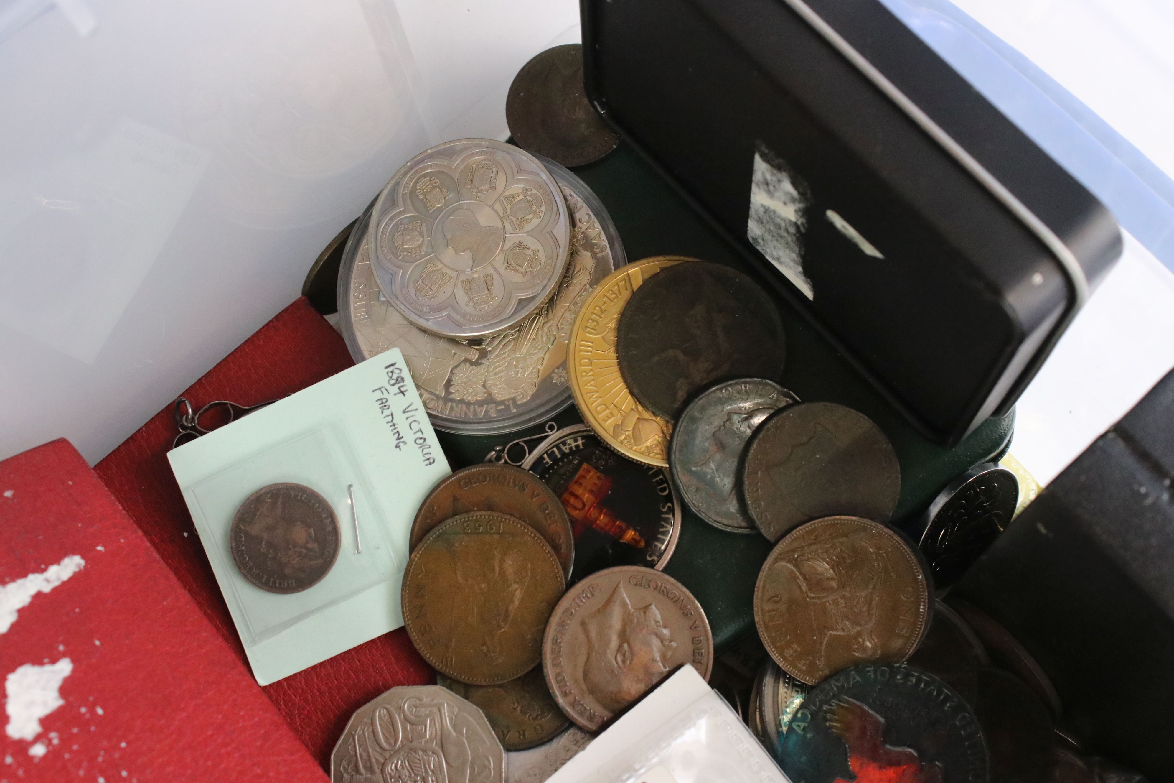 A large collection of mixed British & Foreign coins to include a good quantity of pre decimal - Image 10 of 12