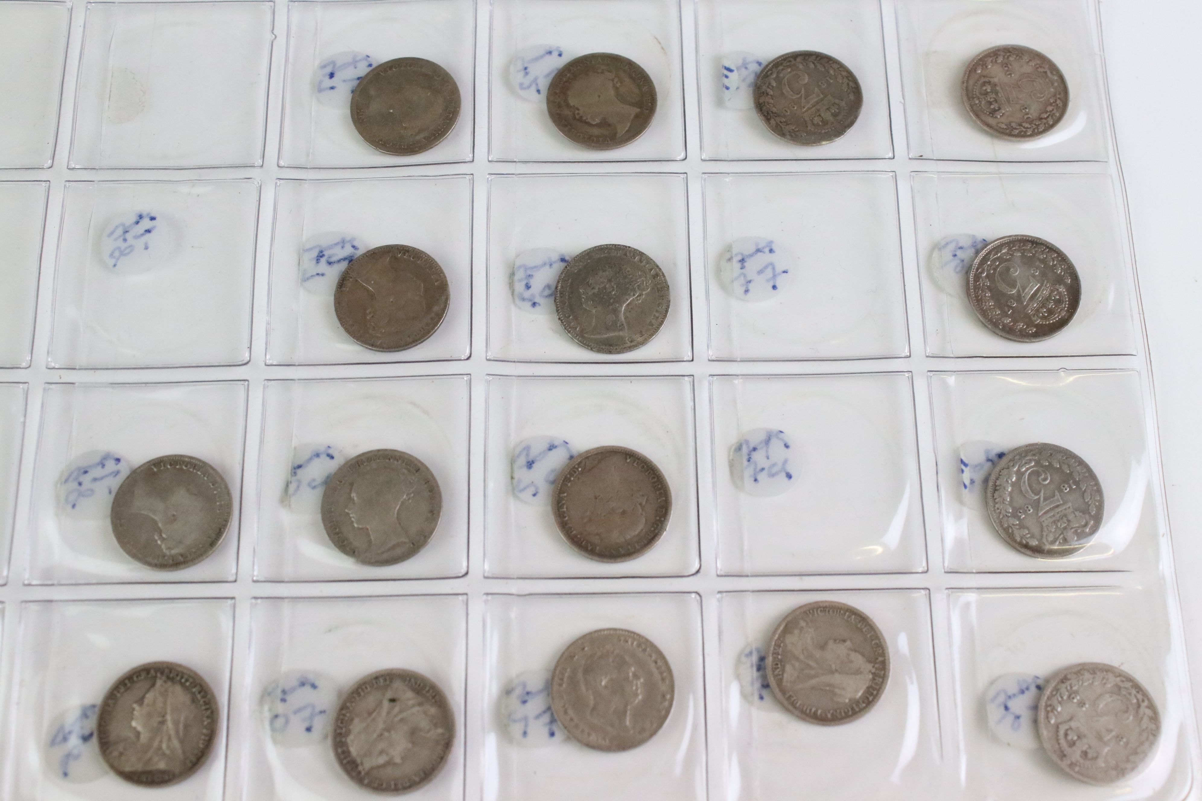 A collection of approx eighty British pre decimal threepence coins to include a good quantity of pre - Image 9 of 14