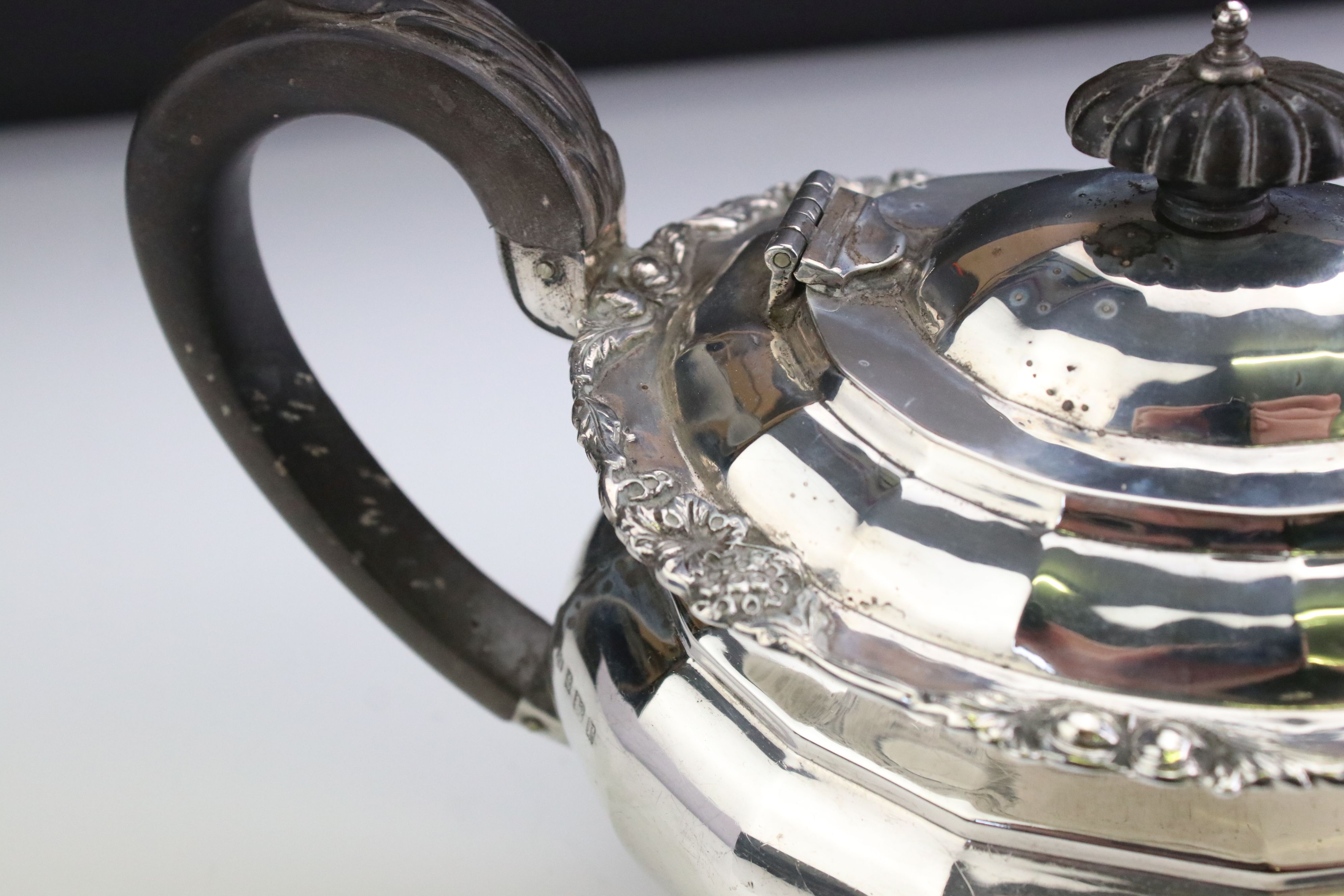 Three piece silver tea service, comprising teapot, milk jug and twin handled sugar bowl, the - Image 9 of 10