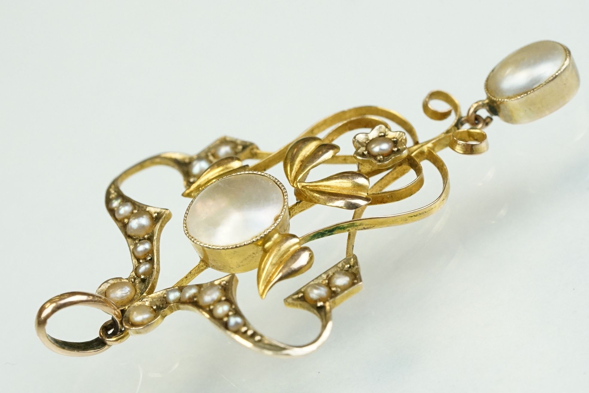 Edwardian blister pearl, seed pearl and mother-of-pearl 9ct yellow gold pendant, oval mother-of- - Image 3 of 8