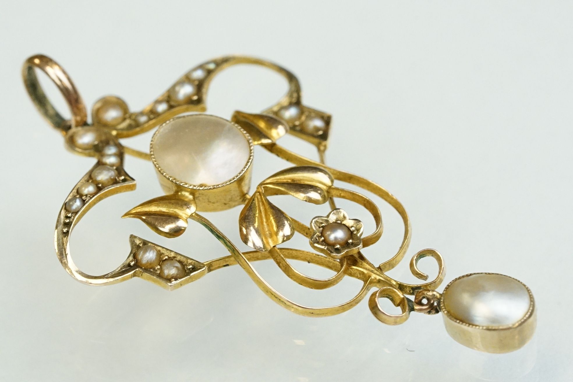 Edwardian blister pearl, seed pearl and mother-of-pearl 9ct yellow gold pendant, oval mother-of- - Image 2 of 8