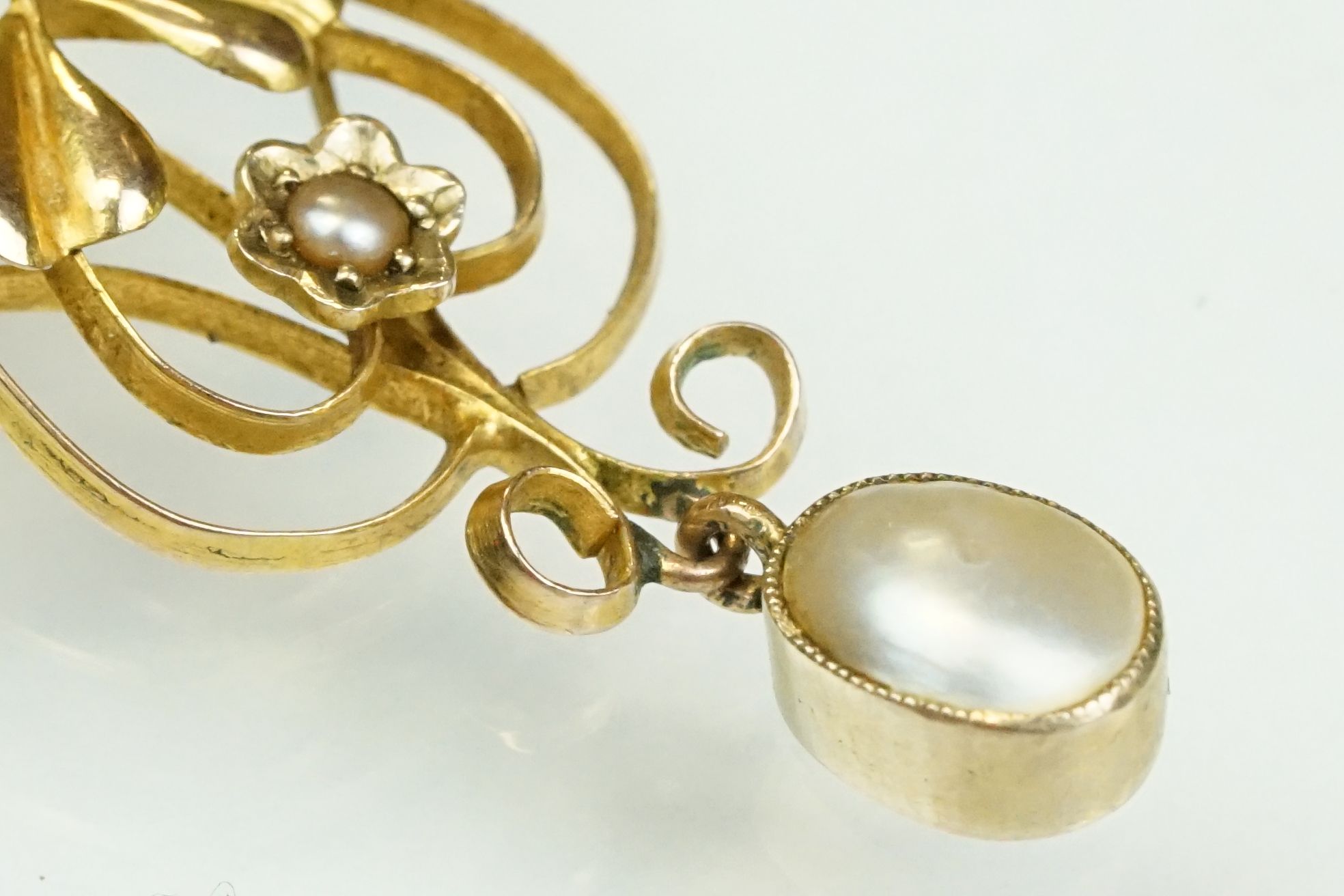 Edwardian blister pearl, seed pearl and mother-of-pearl 9ct yellow gold pendant, oval mother-of- - Image 8 of 8