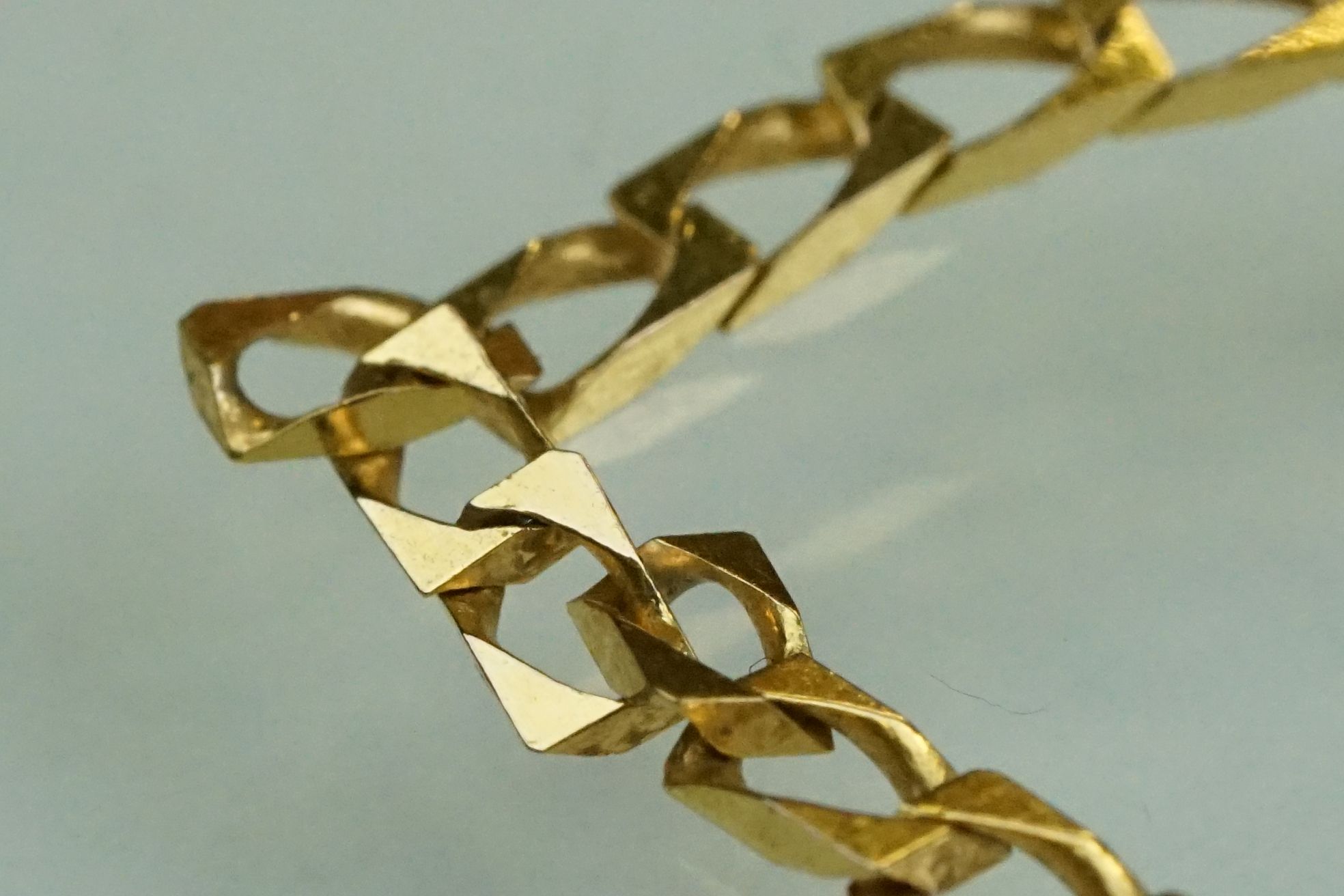 9ct yellow gold flat curb link necklace, lobster clasp, length approx 46cm - Image 6 of 6
