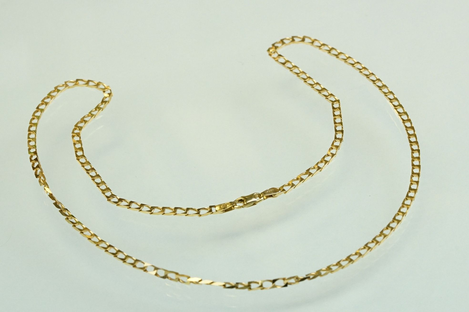 9ct yellow gold flat curb link necklace, lobster clasp, length approx 46cm