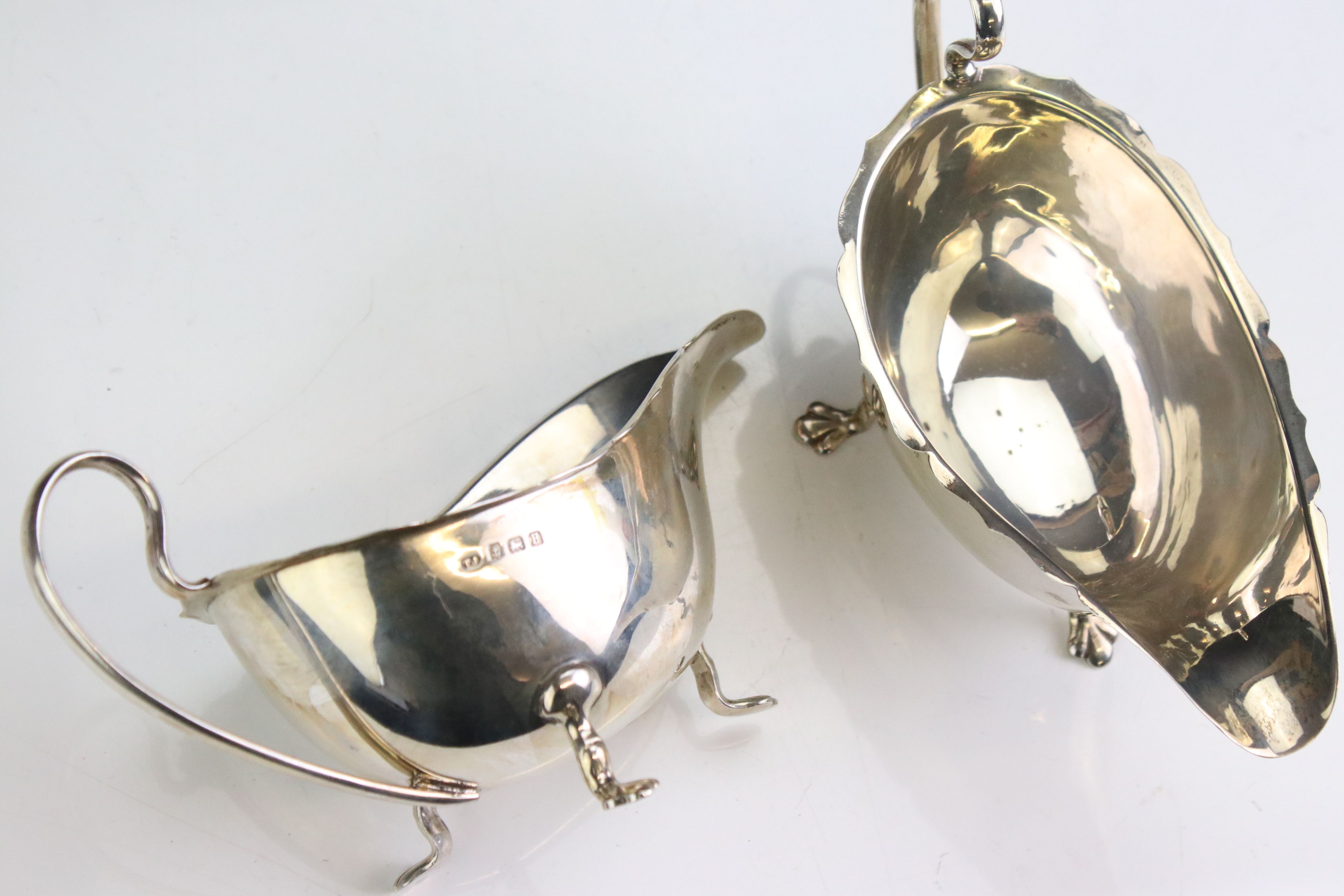 George V near pair of silver cream jugs with pie crust borders, of polished form, with scrolling - Image 6 of 6