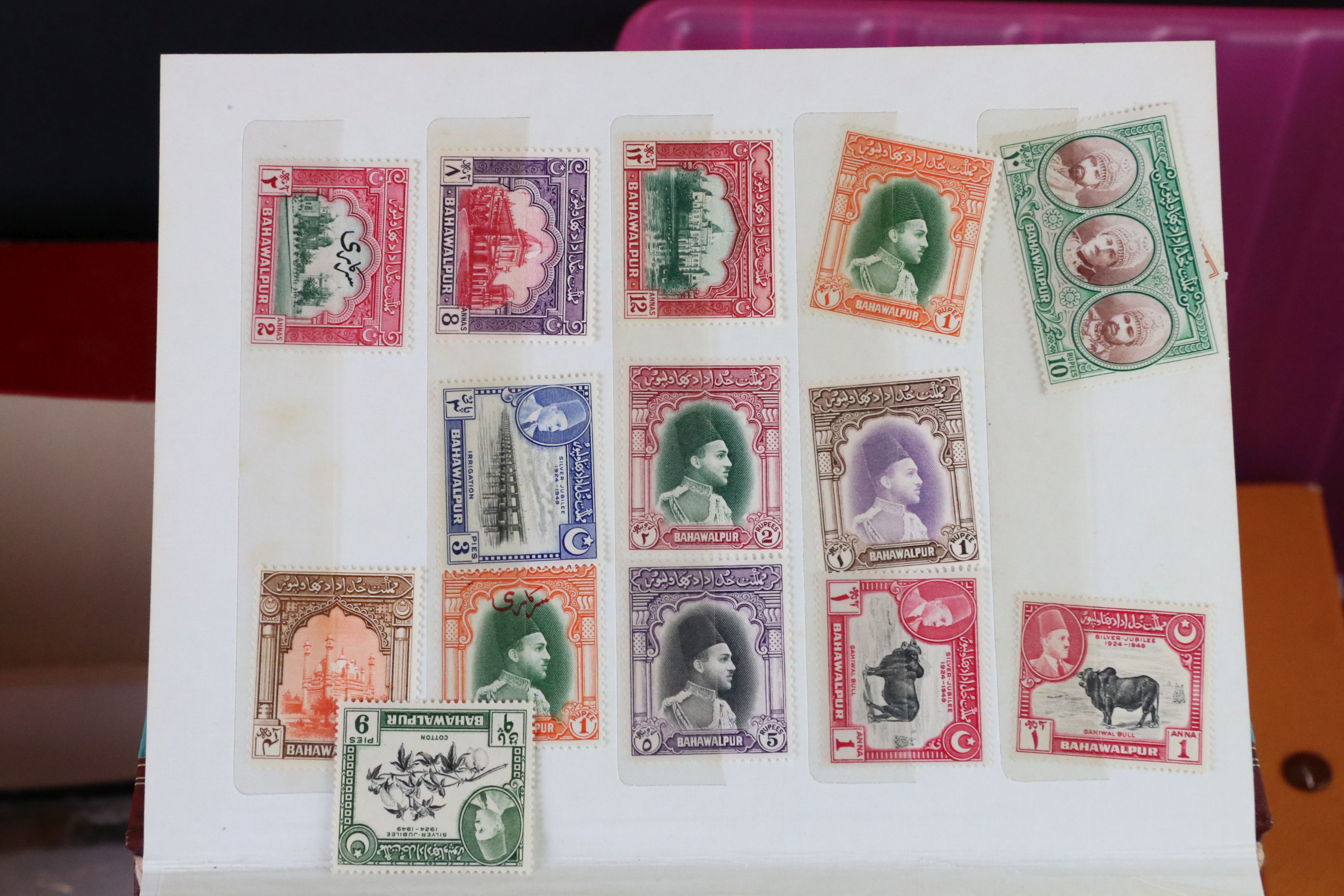 Collection of mostly GB & Commonwealth stamps, loose and in albums, to include Queen Victoria - Image 5 of 6