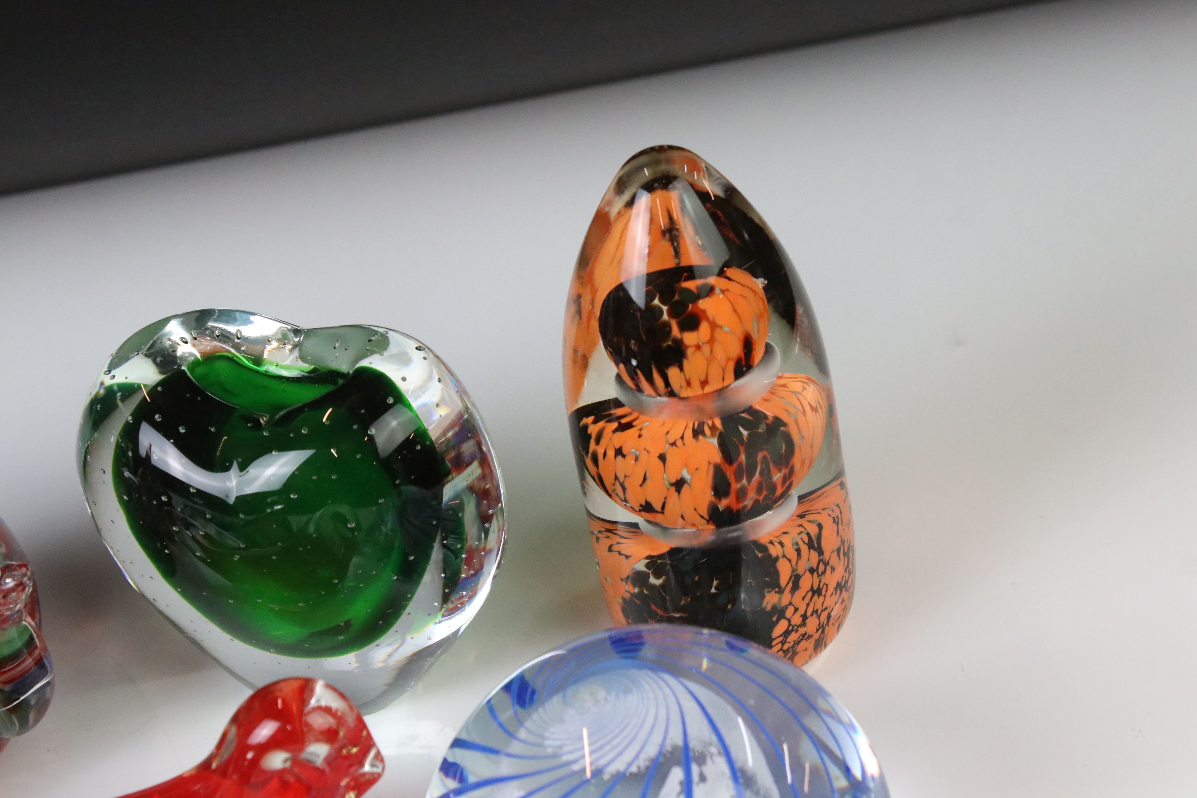 Collection of glass paperweights, to include animals, tea pot etc - Image 6 of 9