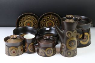 Denby ' Arabesque ' pattern 1970s large dinner & coffee service to include 9 coffee cups, 8 saucers,