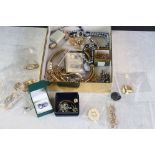 Collection of jewellery, to include gold bangle, silver etc