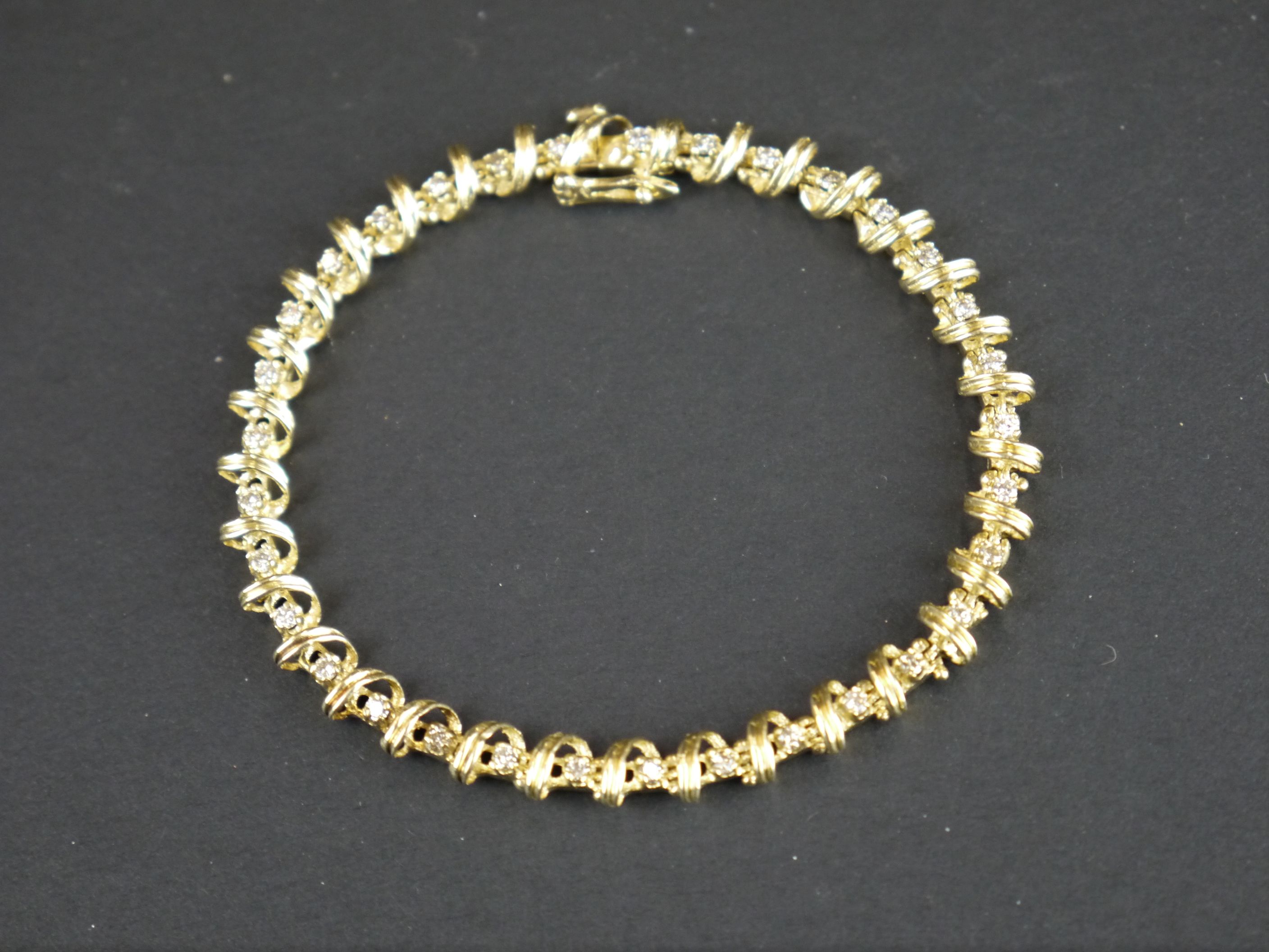 18ct yellow gold and diamond bracelet, 1ct approx. total - Image 3 of 3