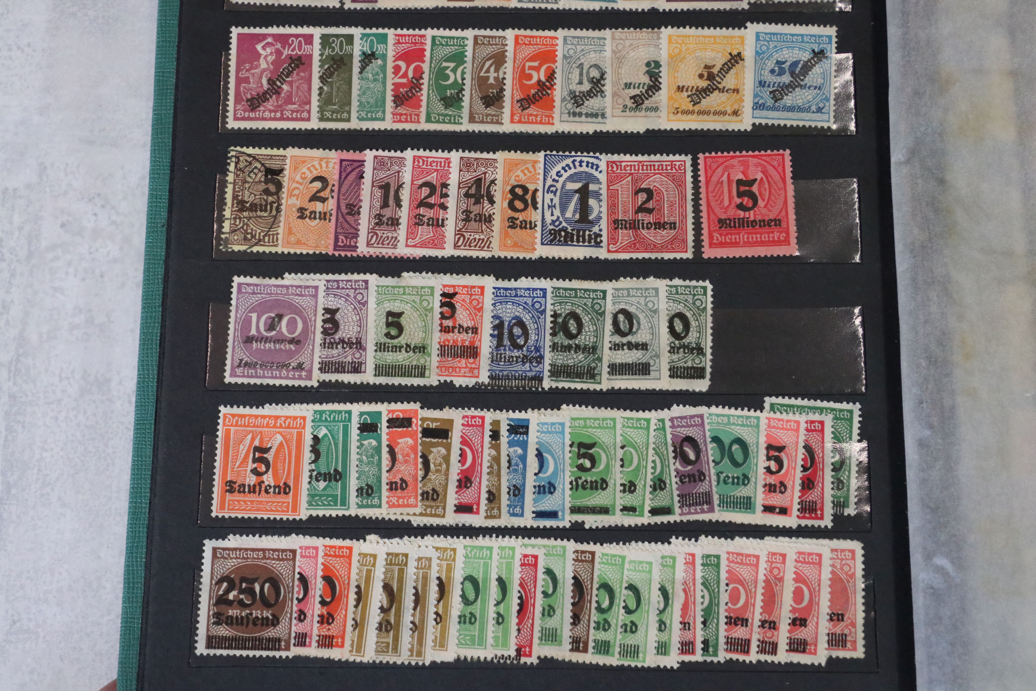 A Large Concise Collection Of World War One And World War Two German Stamps To Include Many Mint - Image 7 of 7