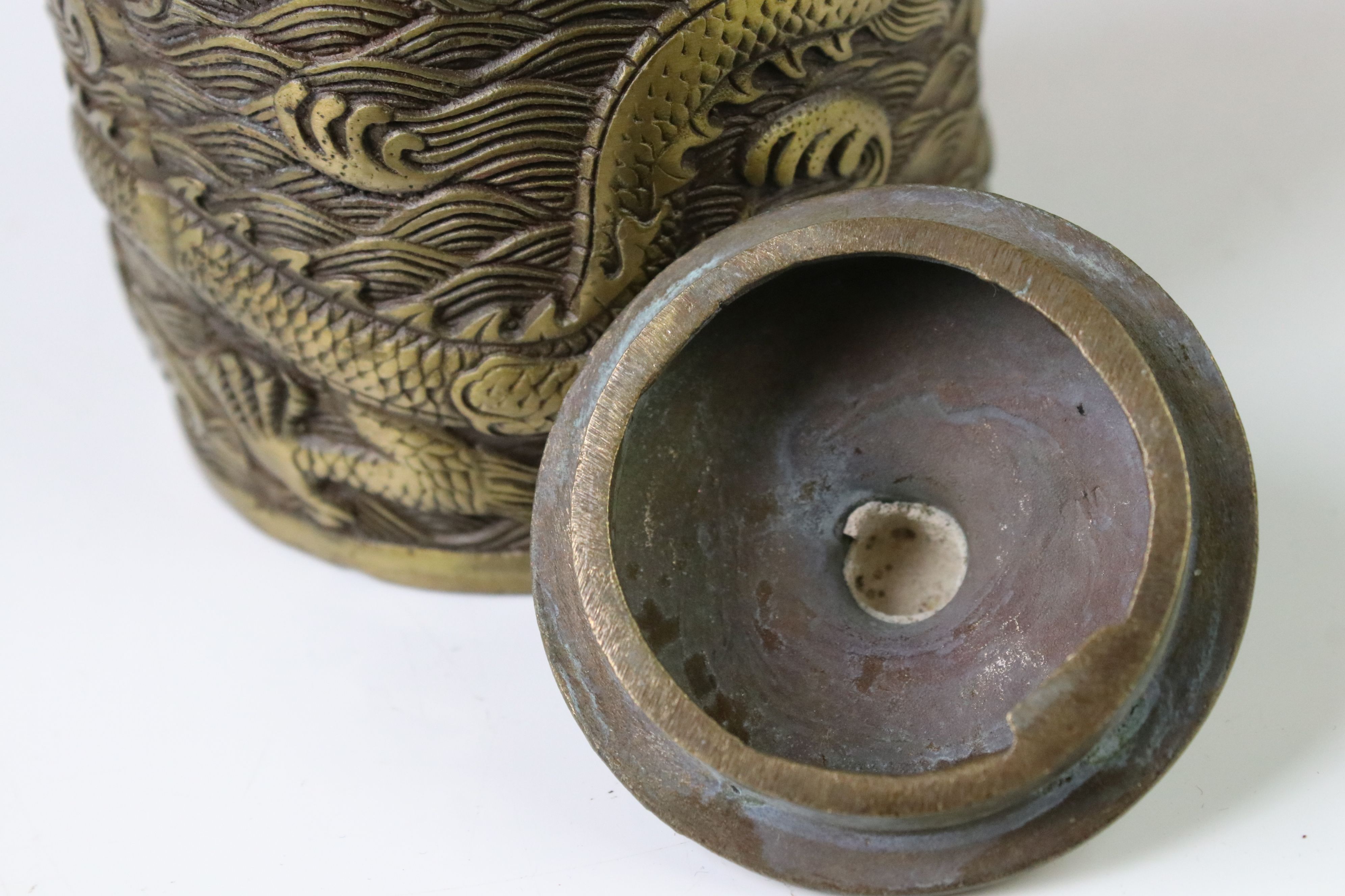 Chinese bronze teapot & cover with relief dragon and wave decoration, hinged handle, 4 character - Image 4 of 5