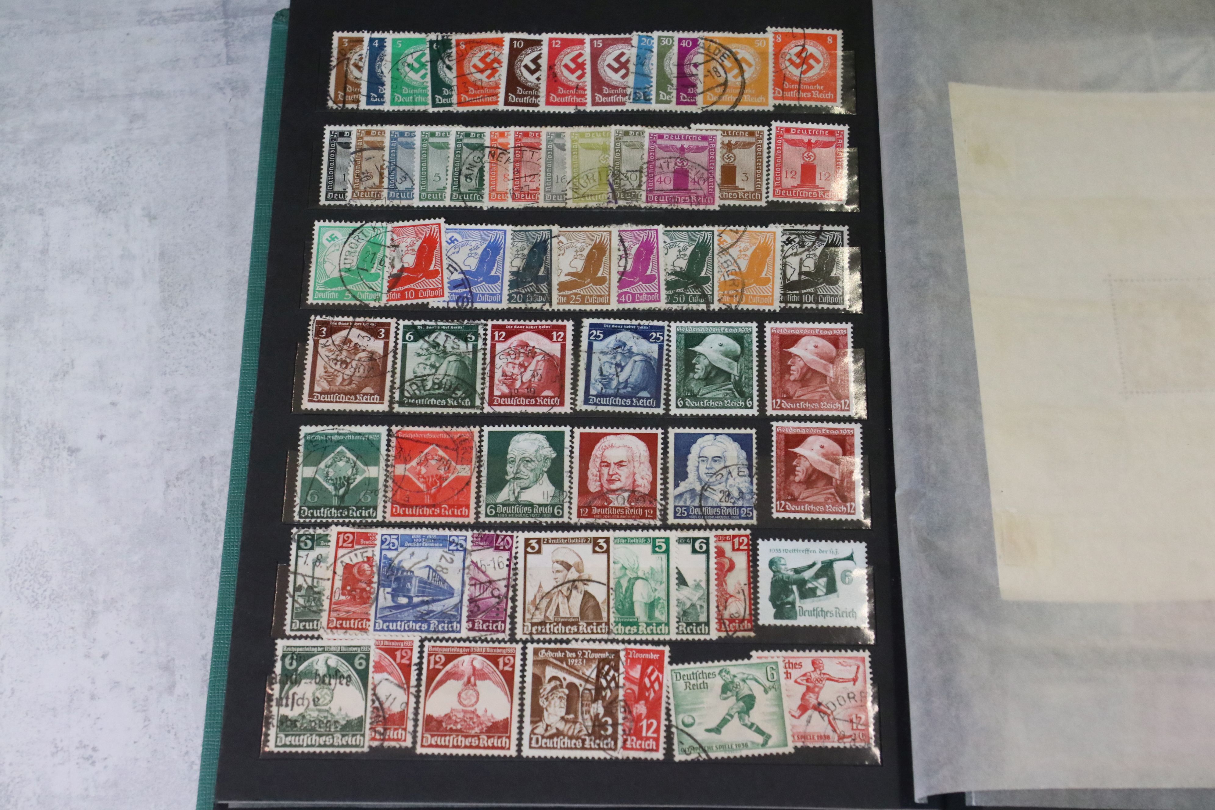 A Large Concise Collection Of World War One And World War Two German Stamps To Include Many Mint - Image 4 of 7