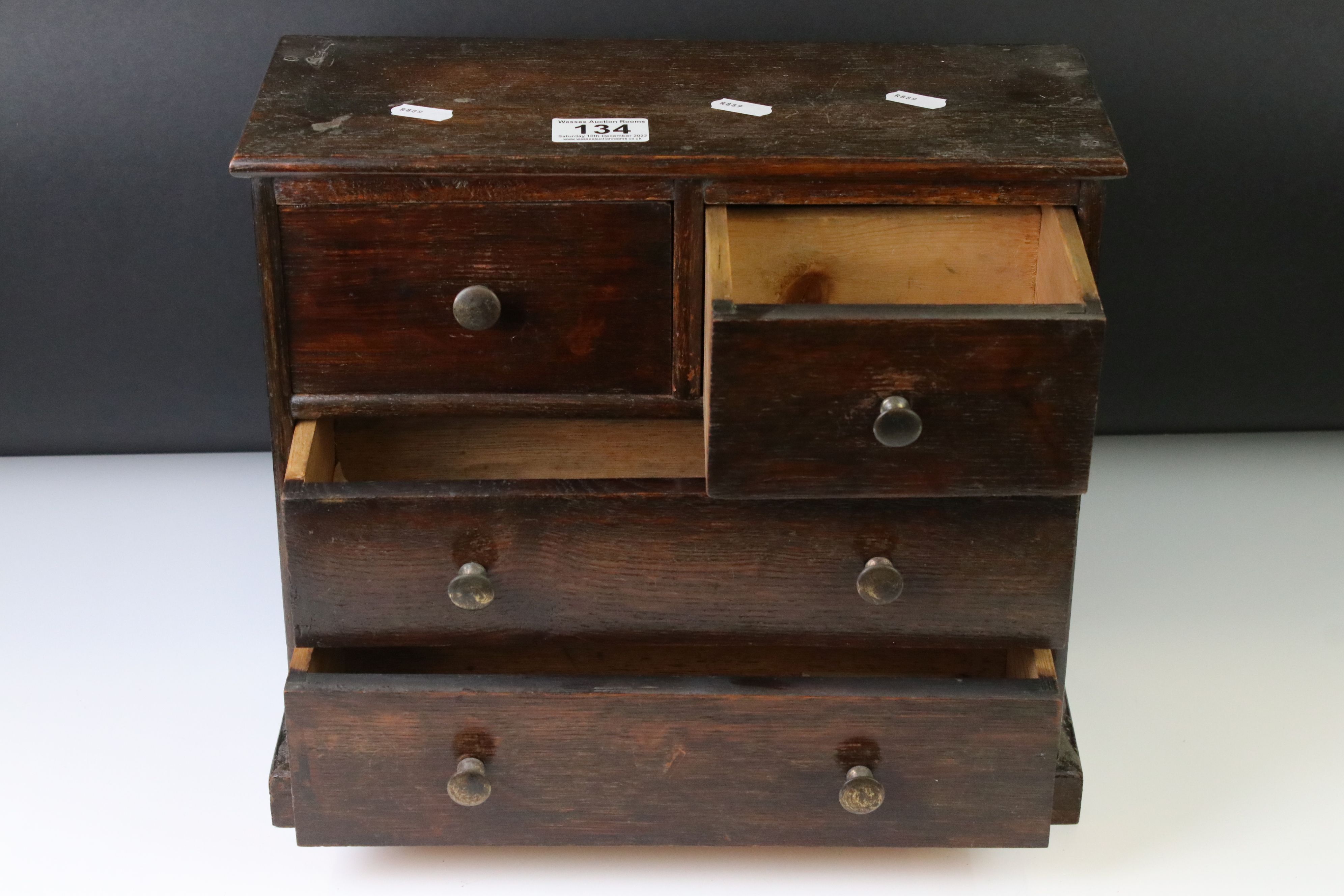 Late 19th / early 20th century miniature oak chest of drawers apprentice piece, with two short - Image 2 of 3