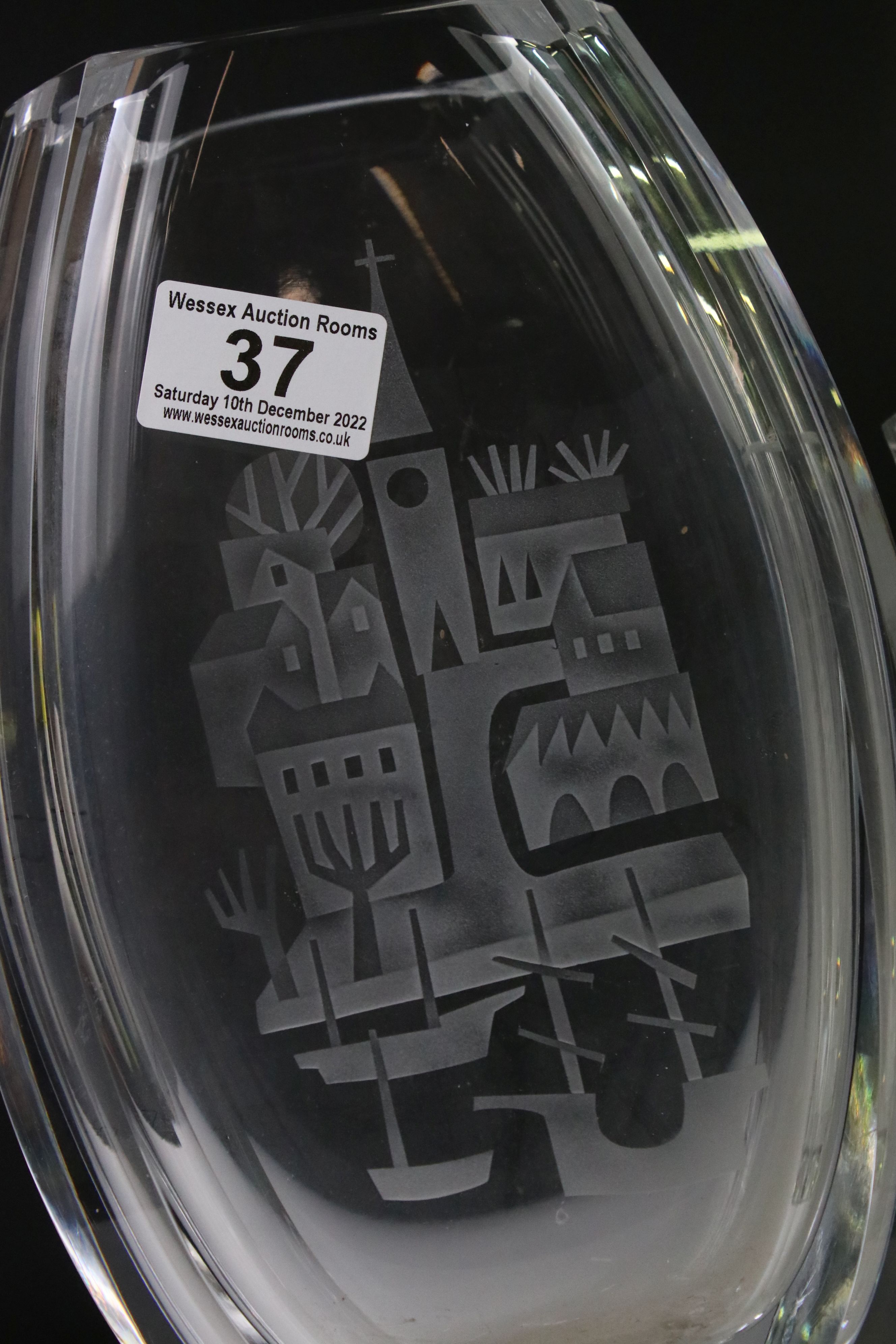 Pair of Norwegian Hadeland glass vases decorated with etched village motifs, of ovoid form, - Image 2 of 6